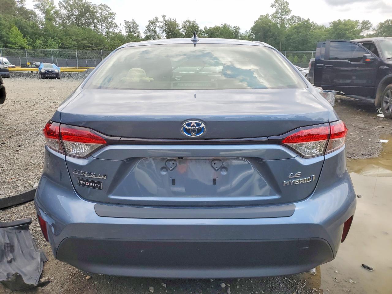 2024 Toyota Corolla Hybrid Le Blue vin: JTDBCMFE8R3053048