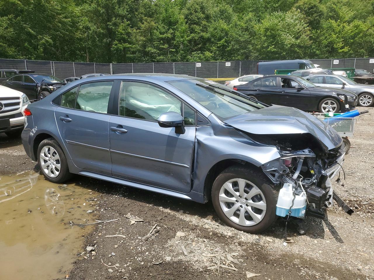 2024 Toyota Corolla Hybrid Le Blue vin: JTDBCMFE8R3053048