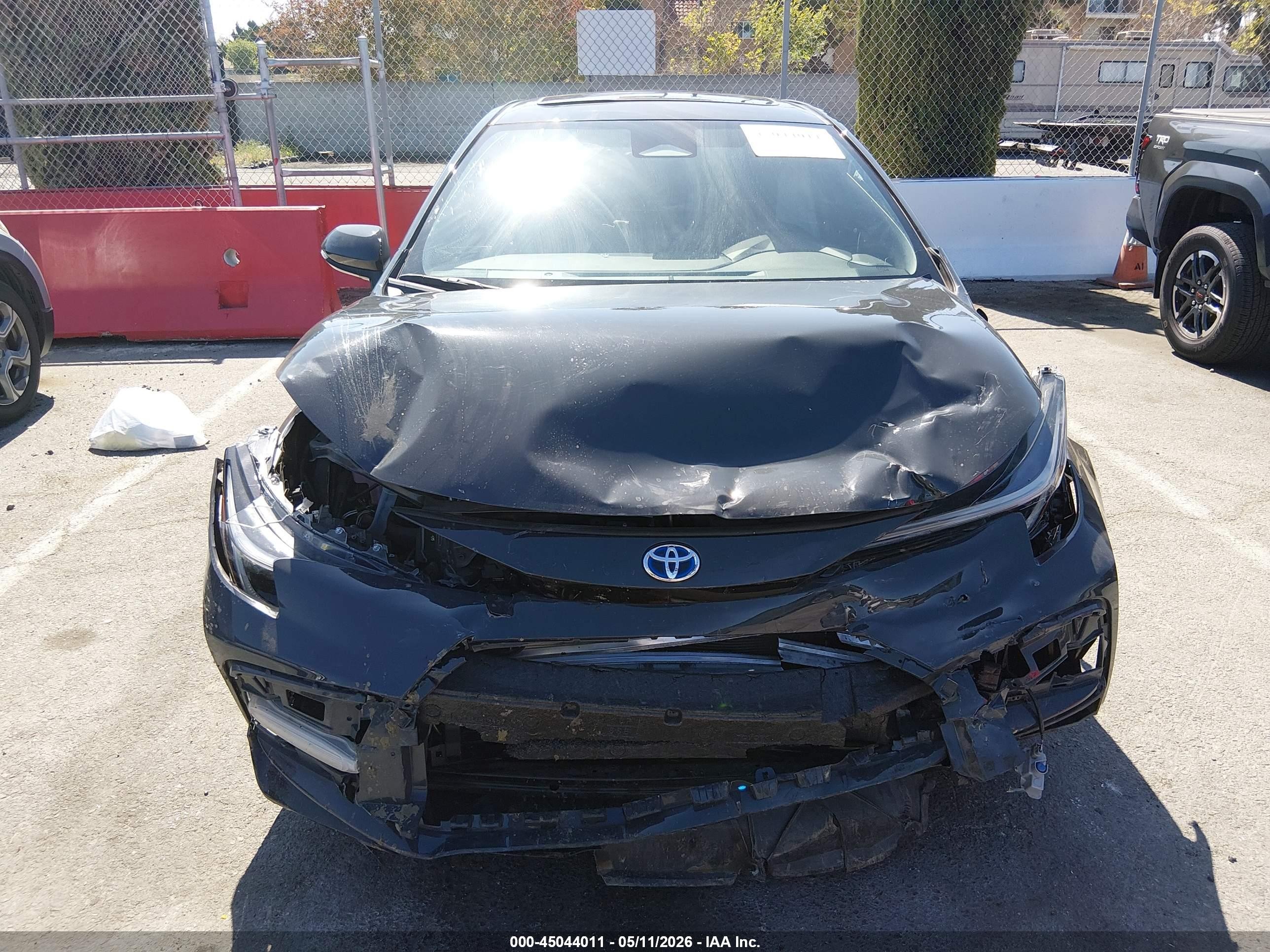 2024 Toyota Corolla Hybrid Se Black vin: JTDBCMFE9R3046089
