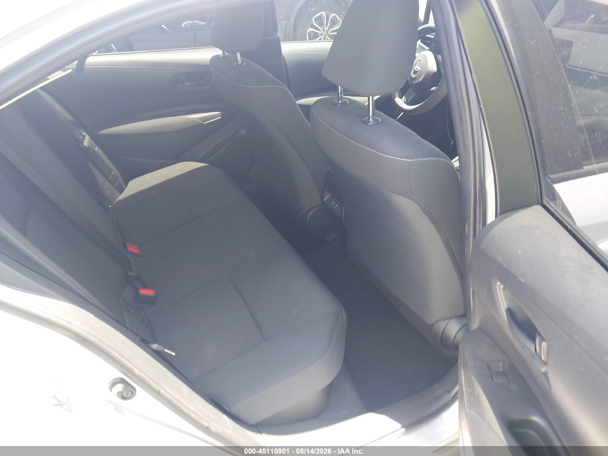 2024 Toyota Corolla Hybrid Le Silver vin: JTDBCMFE9R3046710