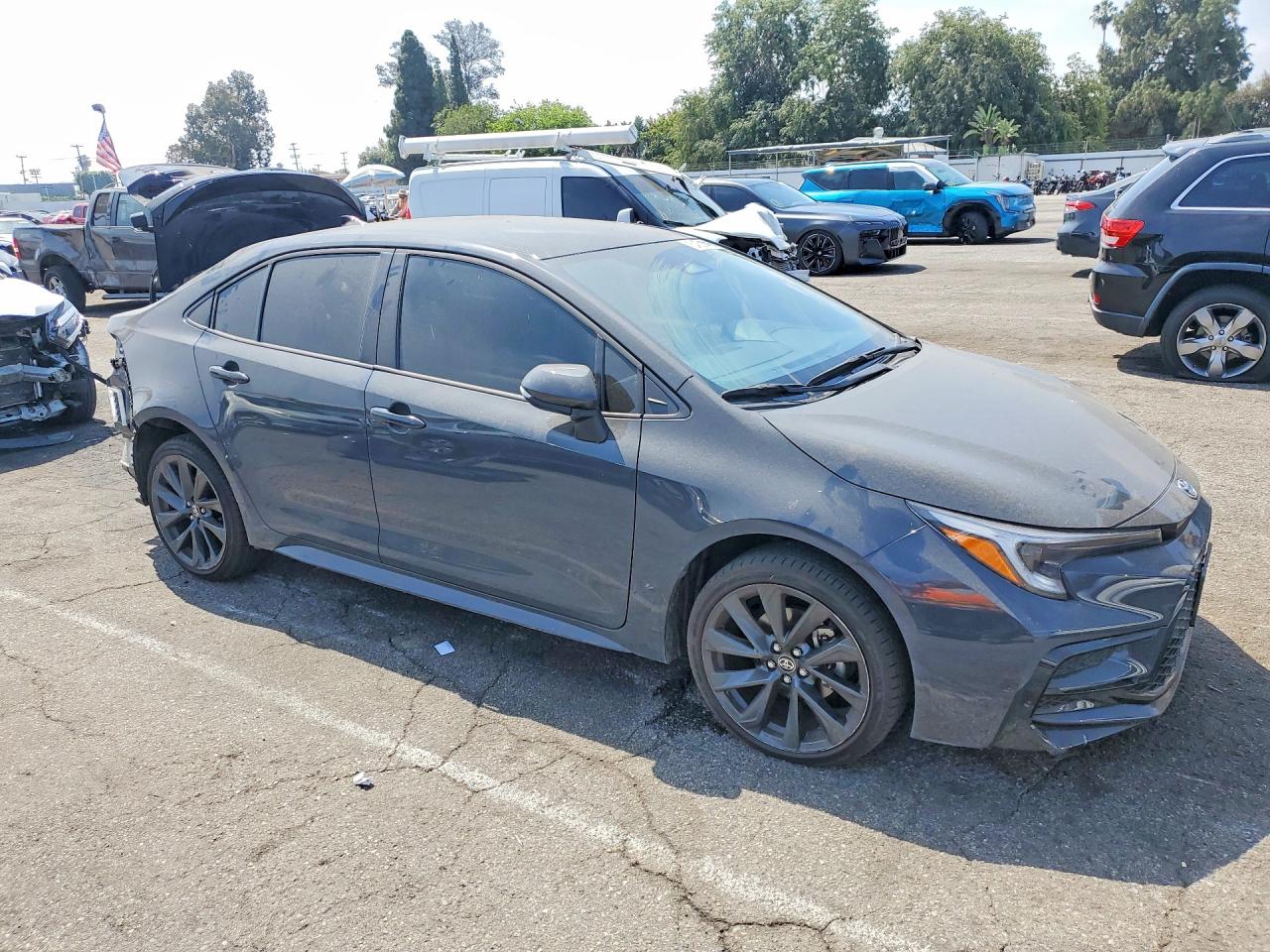 2025 Toyota Corolla Hybrid Se Gray vin: JTDBCMFE9S3084850