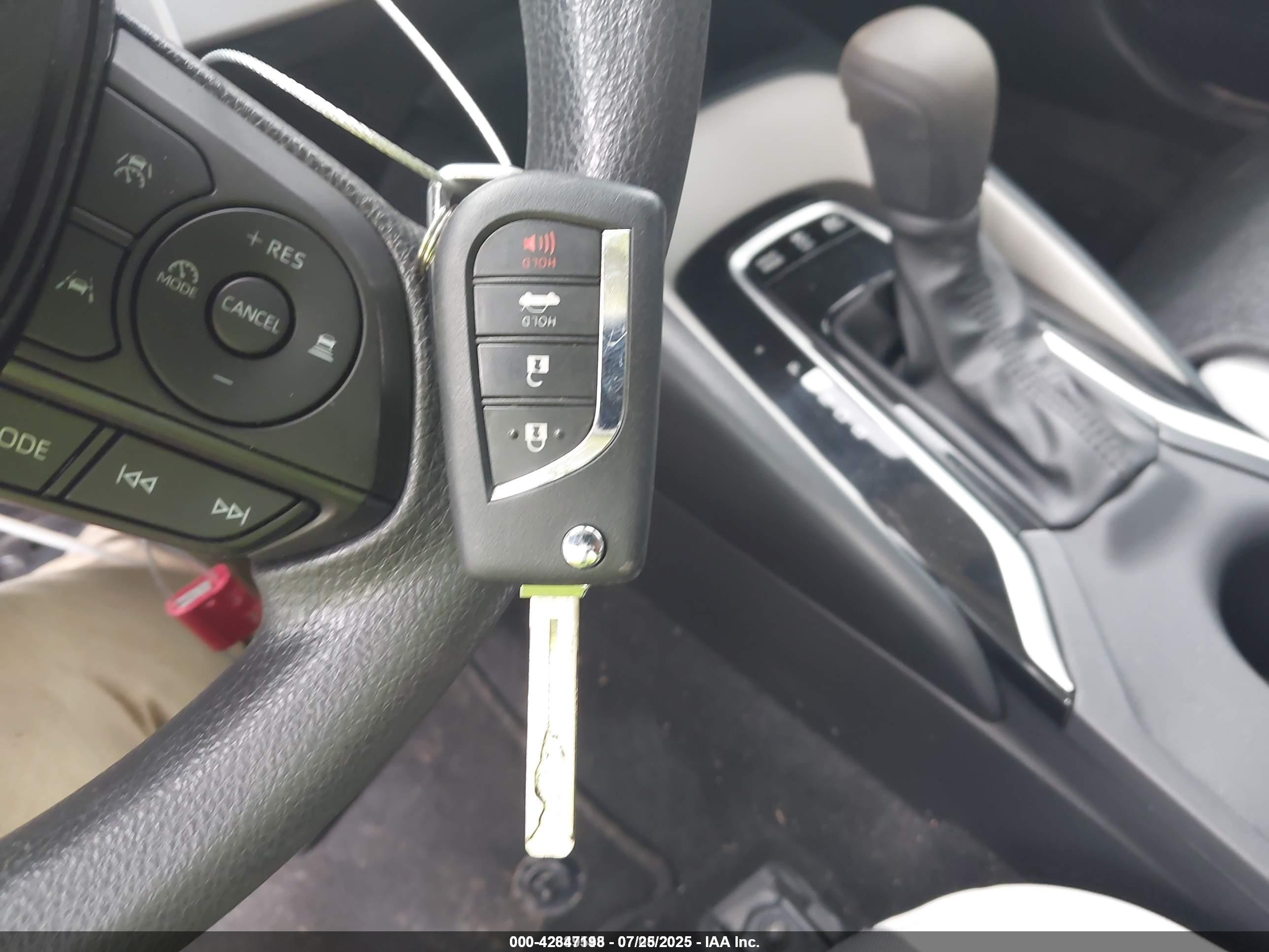 2024 Toyota Corolla Hybrid Le White vin: JTDBCMFEXR3054850