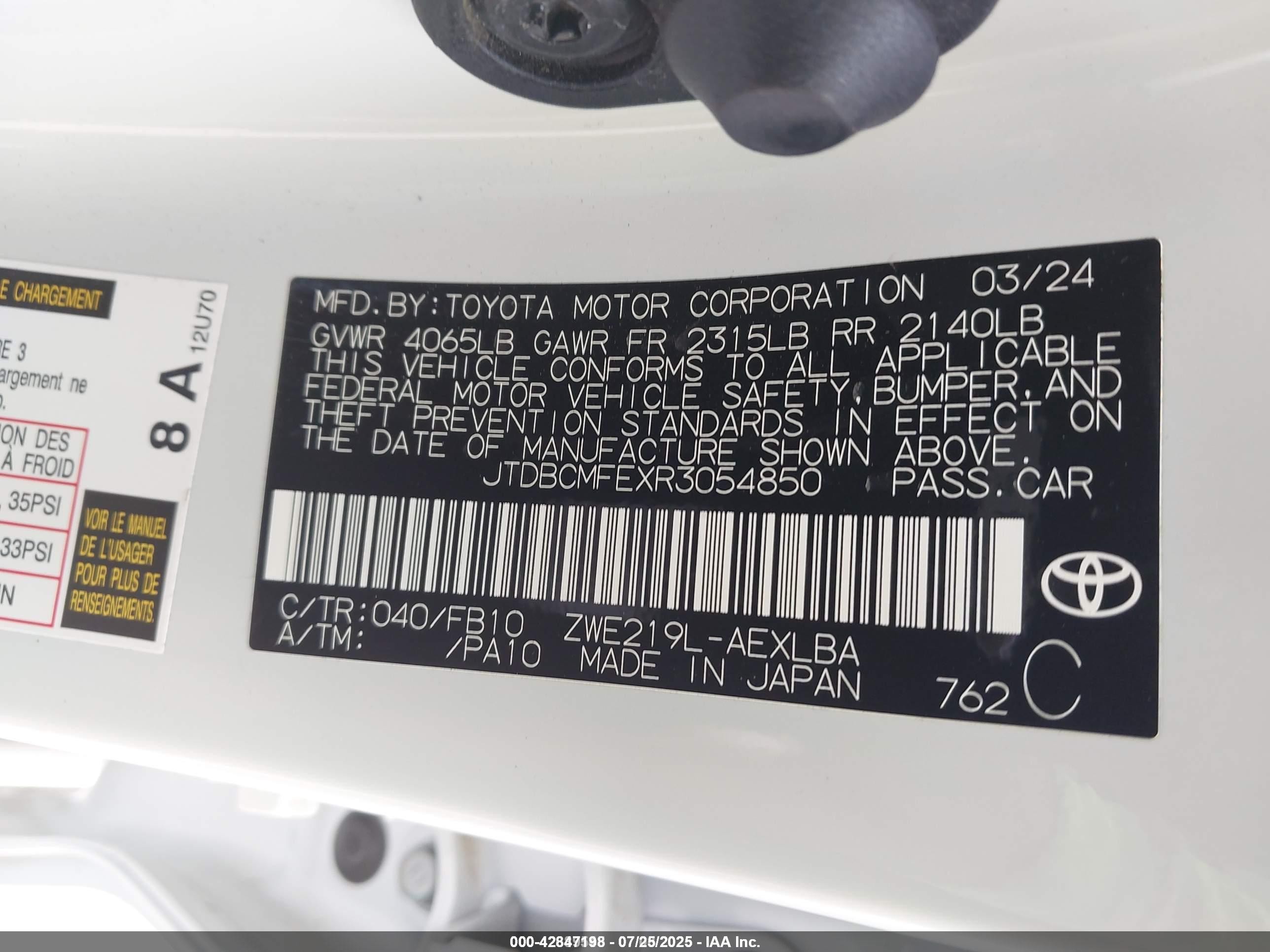 2024 Toyota Corolla Hybrid Le White vin: JTDBCMFEXR3054850