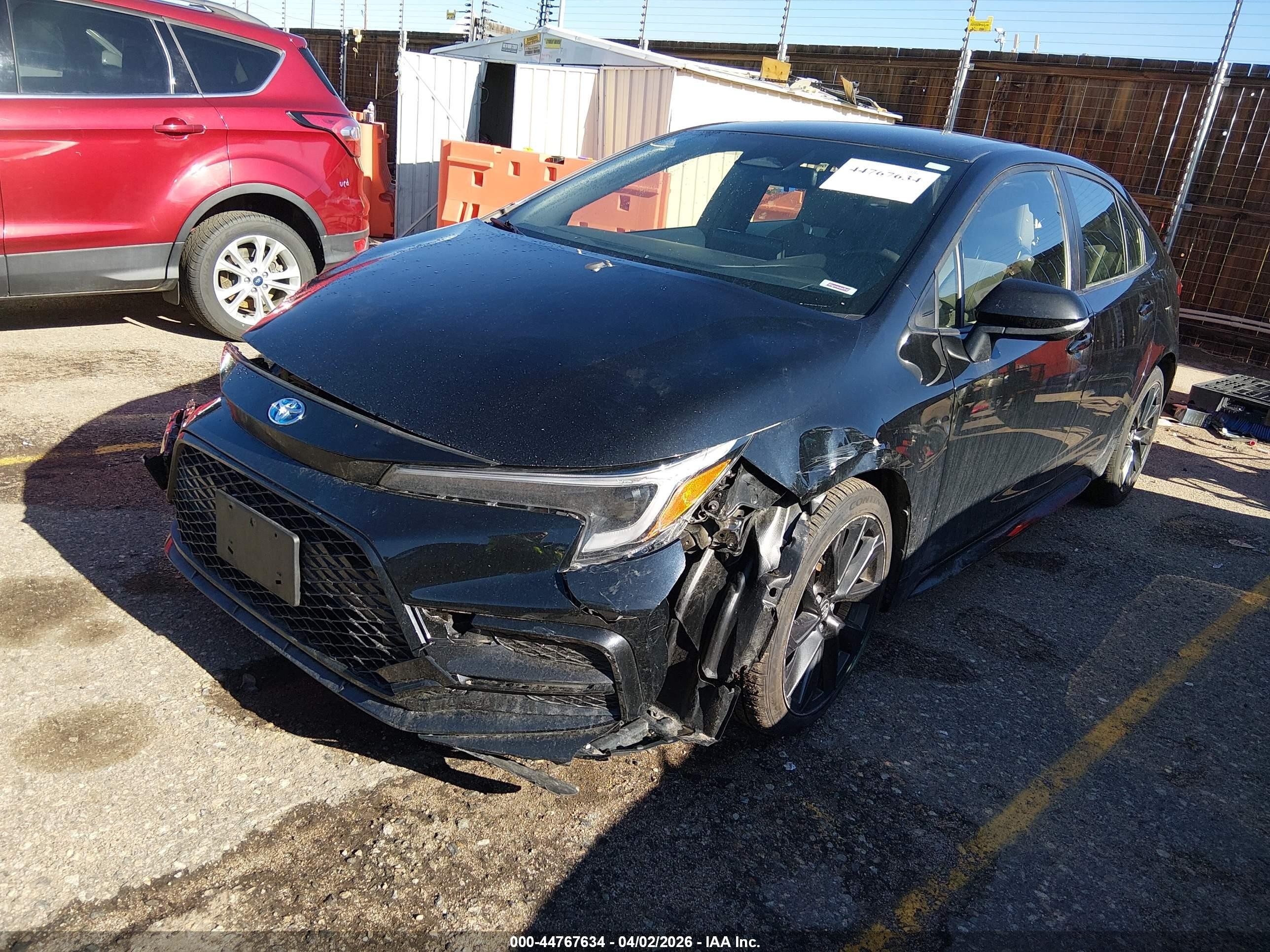 2024 Toyota Corolla Hybrid Se Black vin: JTDBCMFEXRJ025599