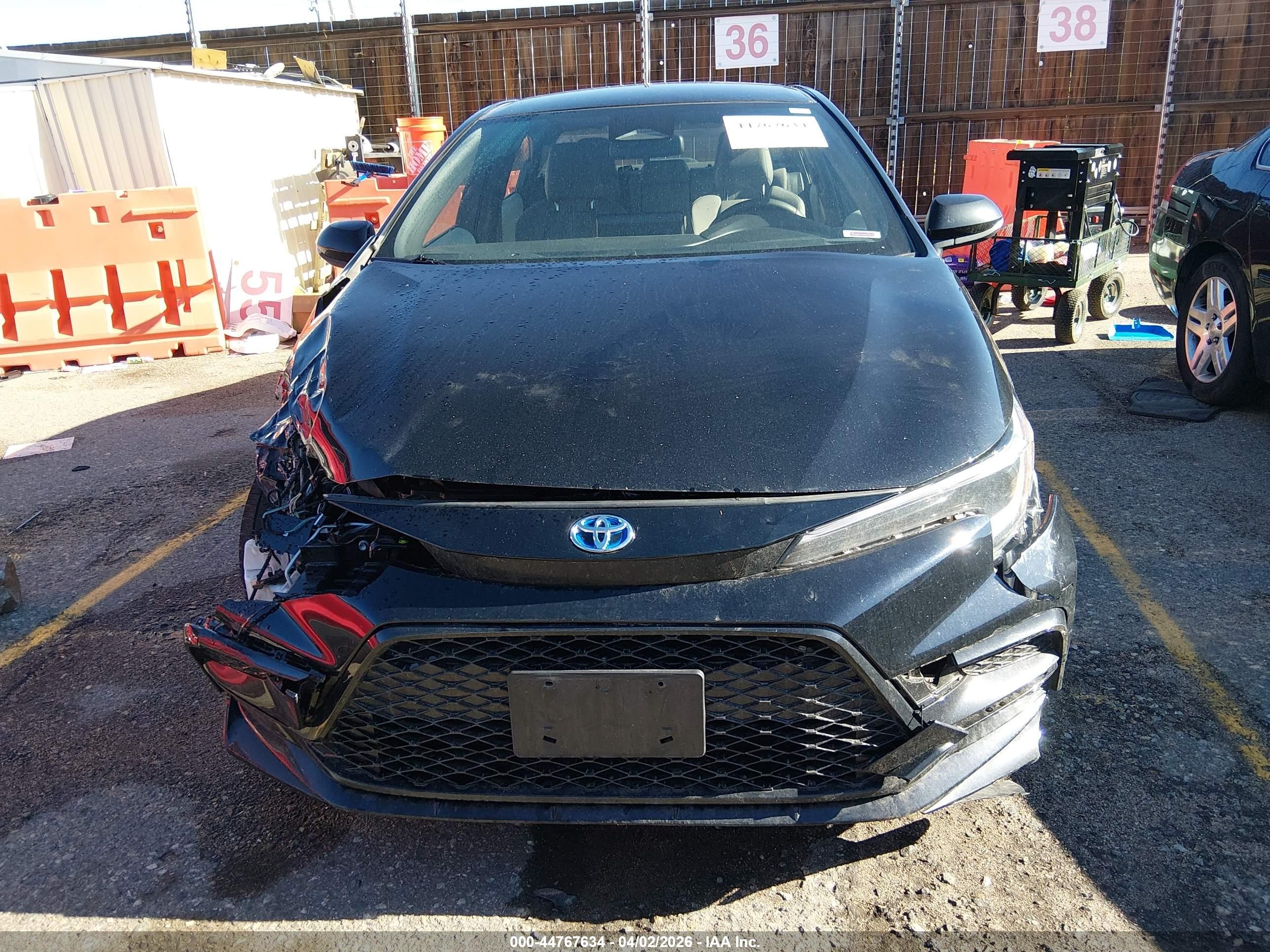 2024 Toyota Corolla Hybrid Se Black vin: JTDBCMFEXRJ025599