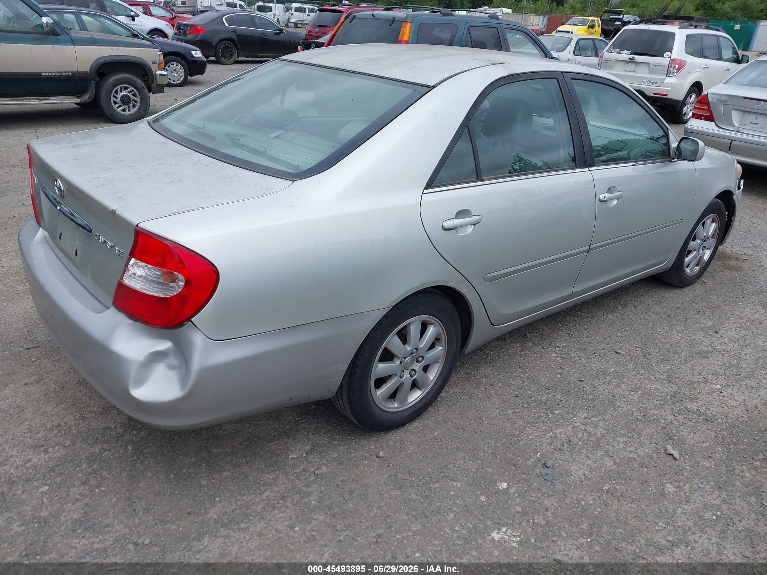2002 Toyota Camry Xle Серебряный vin: JTDBE30K020097880