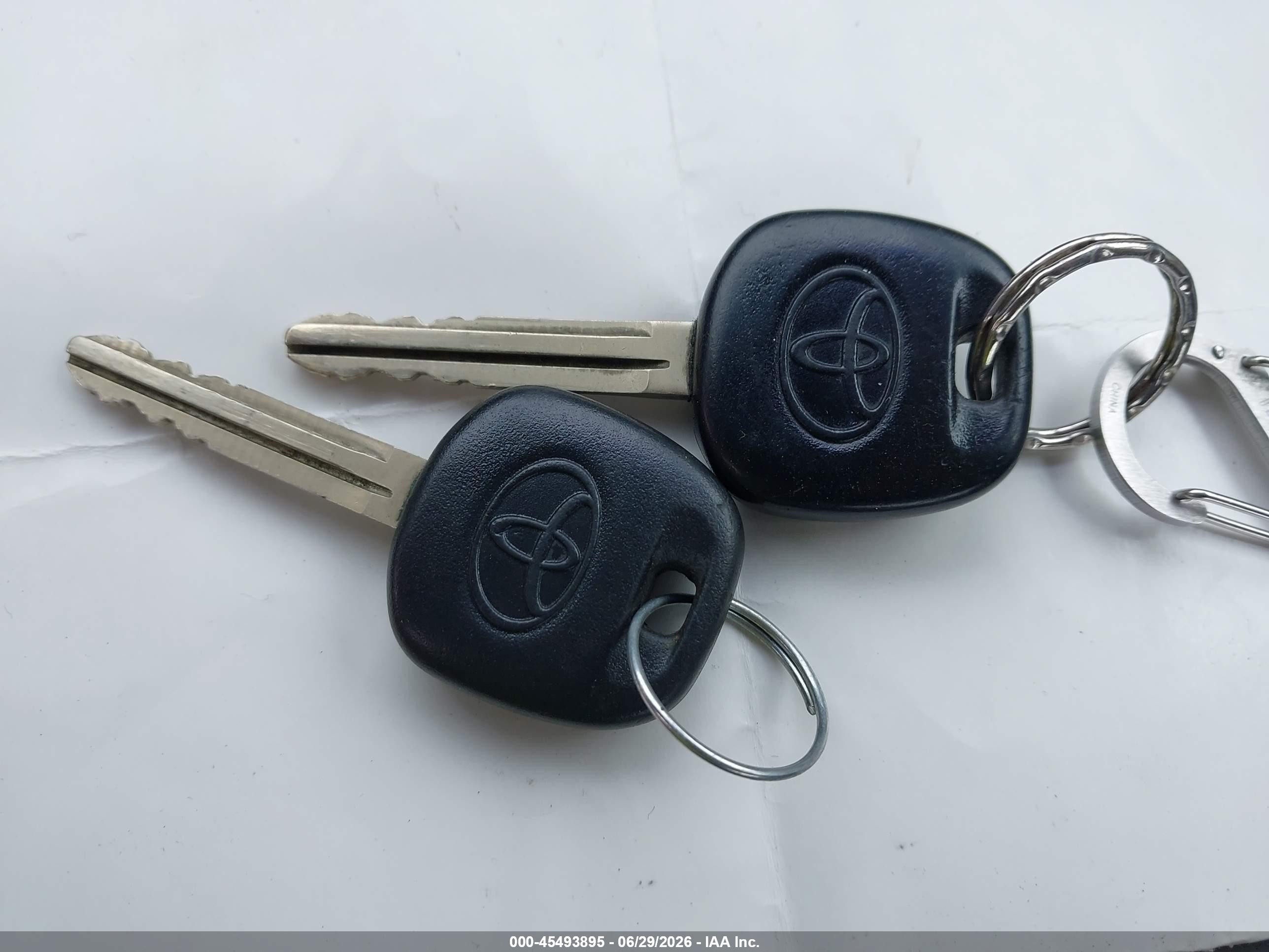 2002 Toyota Camry Xle Серебряный vin: JTDBE30K020097880