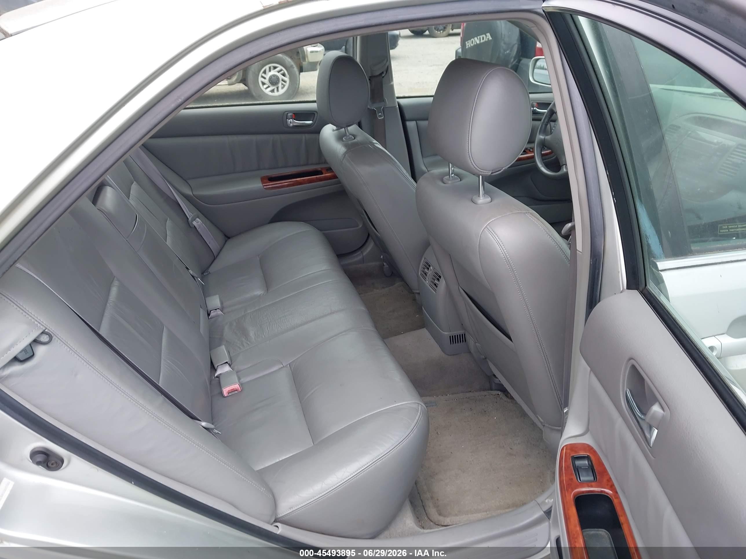 2002 Toyota Camry Xle Серебряный vin: JTDBE30K020097880