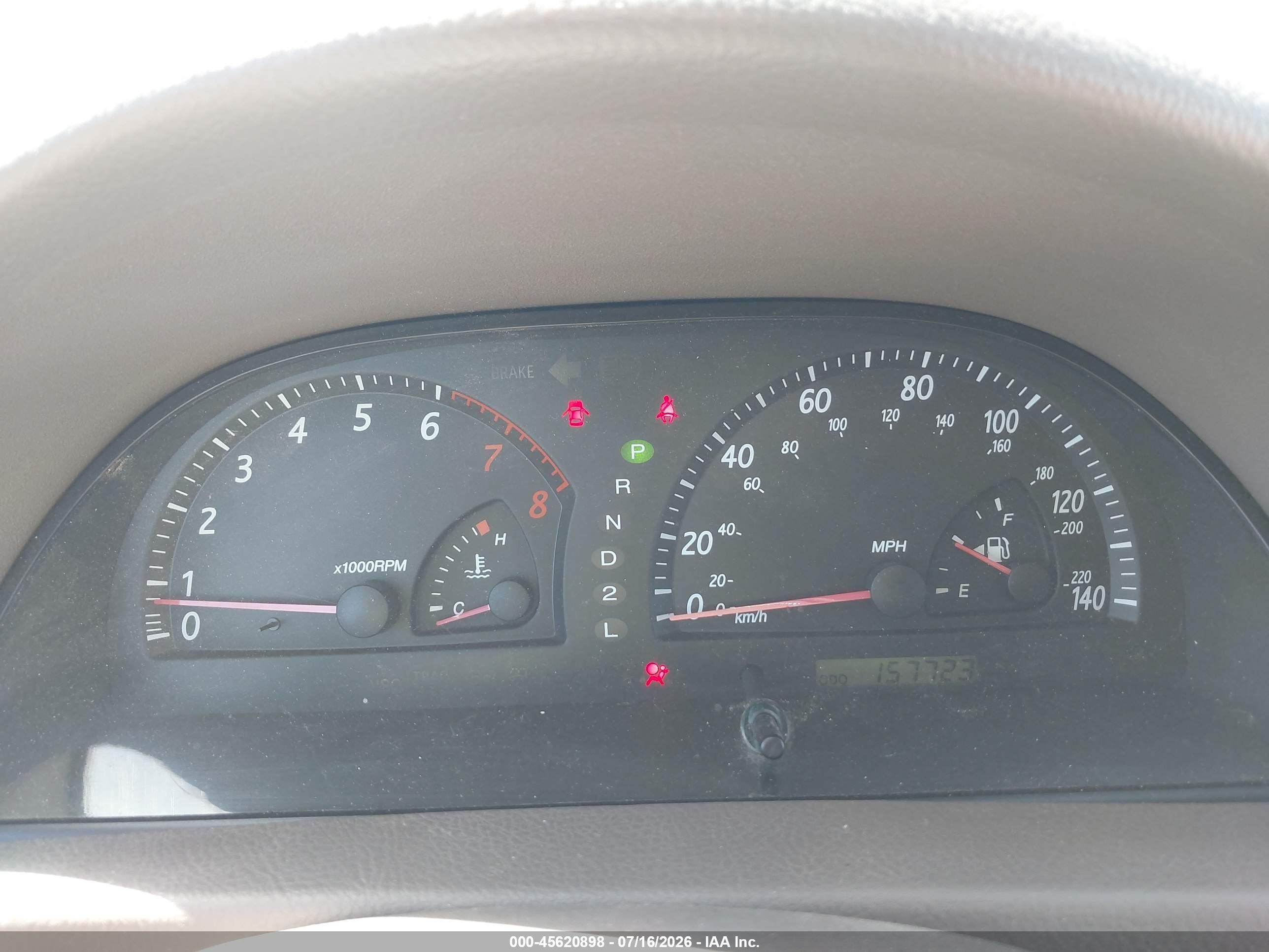 2002 Toyota Camry Le Gold vin: JTDBE30K020125774