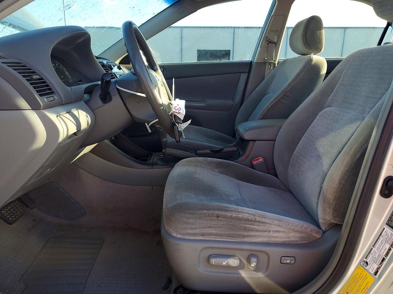 2004 Toyota Camry Standard Silver vin: JTDBE30K040297208