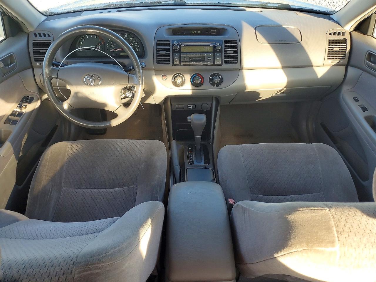 2004 Toyota Camry Standard Silver vin: JTDBE30K040297208