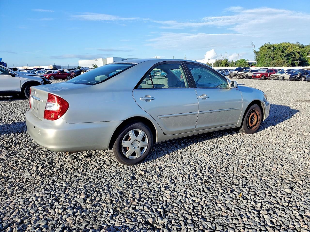 2004 Toyota Camry Standard Silver vin: JTDBE30K040297208