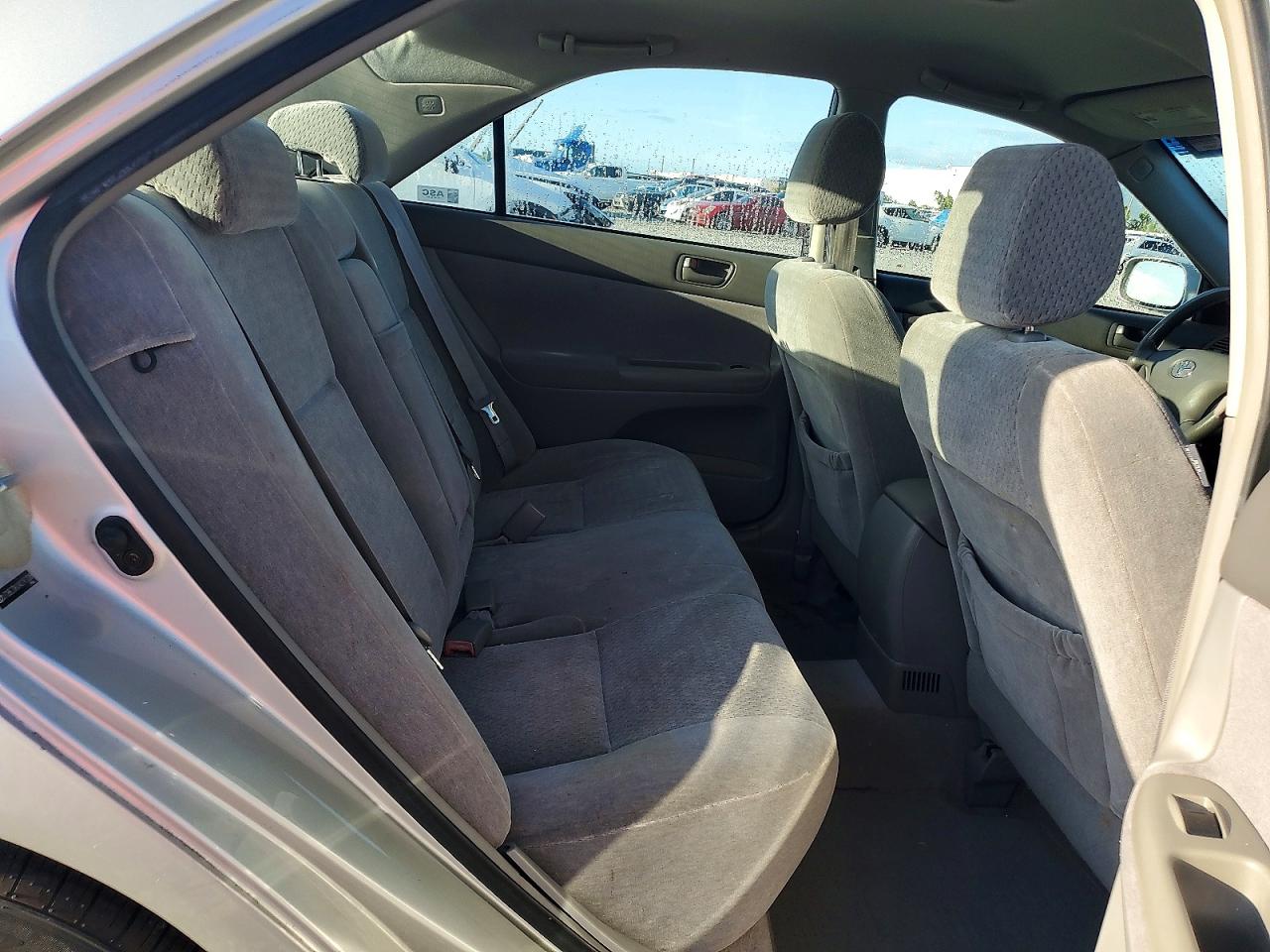 2004 Toyota Camry Standard Silver vin: JTDBE30K040297208