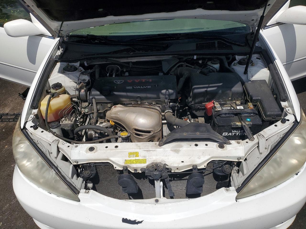 2005 Toyota Camry Le White vin: JTDBE30K053021207