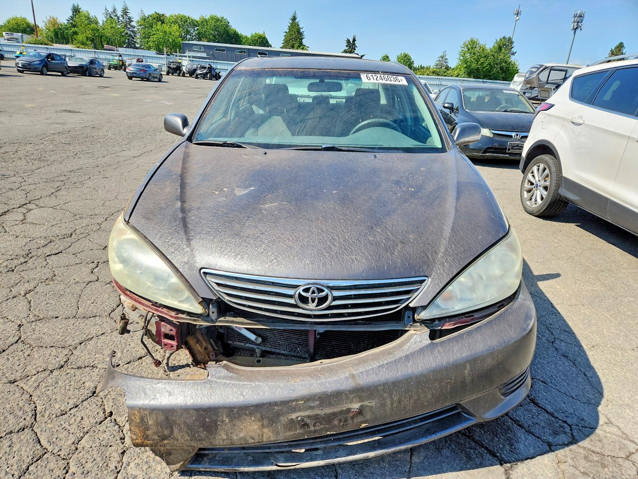 2005 Toyota Camry Le Gray vin: JTDBE30K053036404