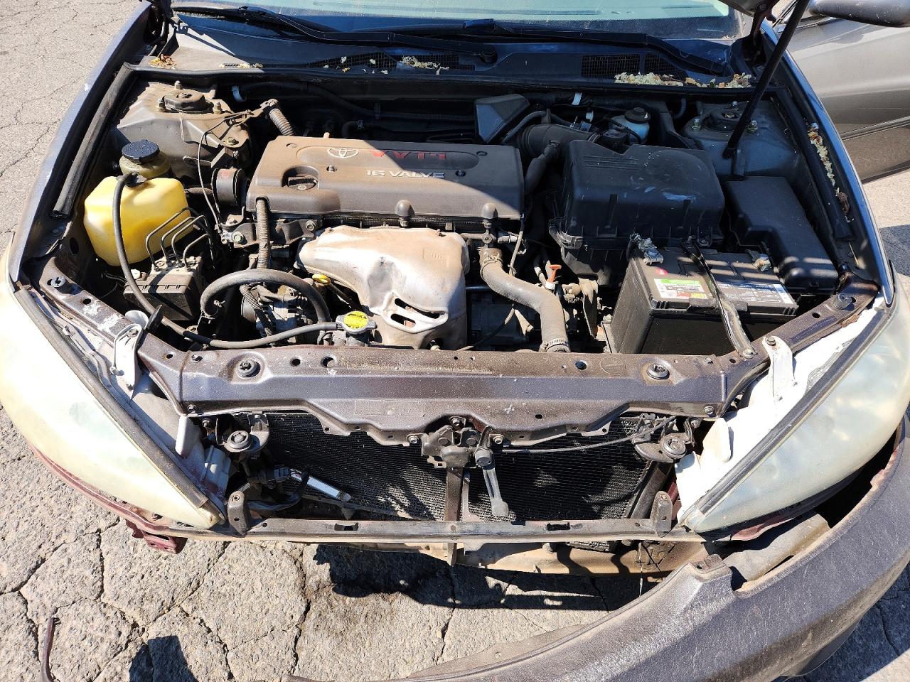 2005 Toyota Camry Le Gray vin: JTDBE30K053036404