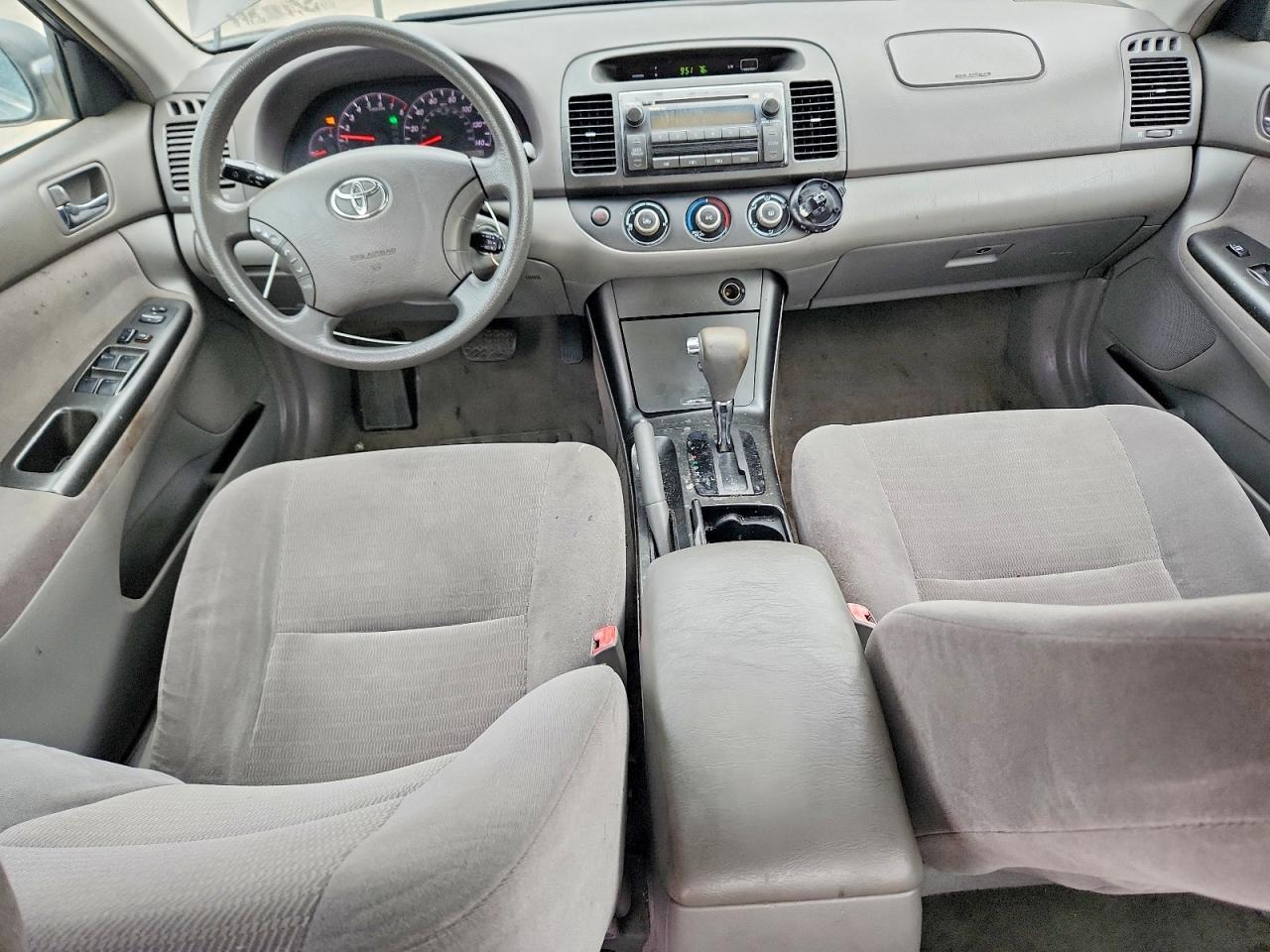 2006 Toyota Camry Le Серый vin: JTDBE30K263054033