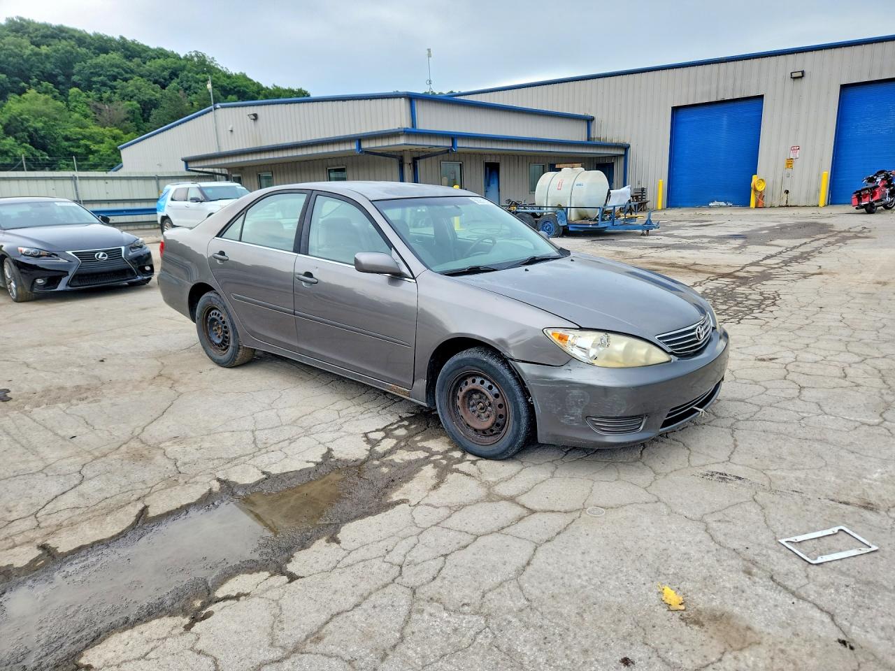 2006 Toyota Camry Le Серый vin: JTDBE30K263054033