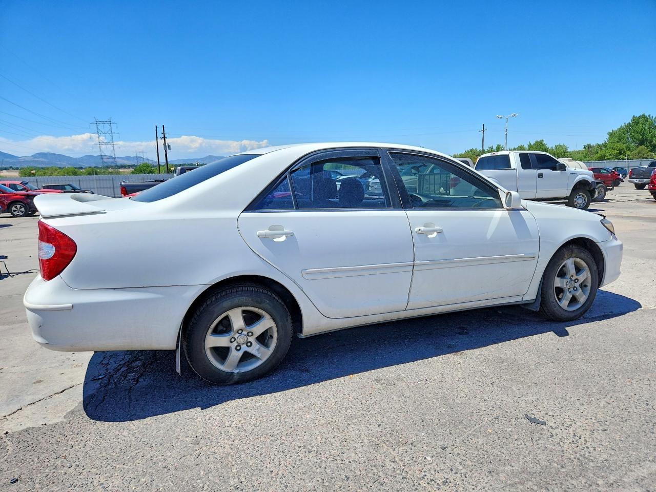 2002 Toyota Camry Se White vin: JTDBE30K320048835