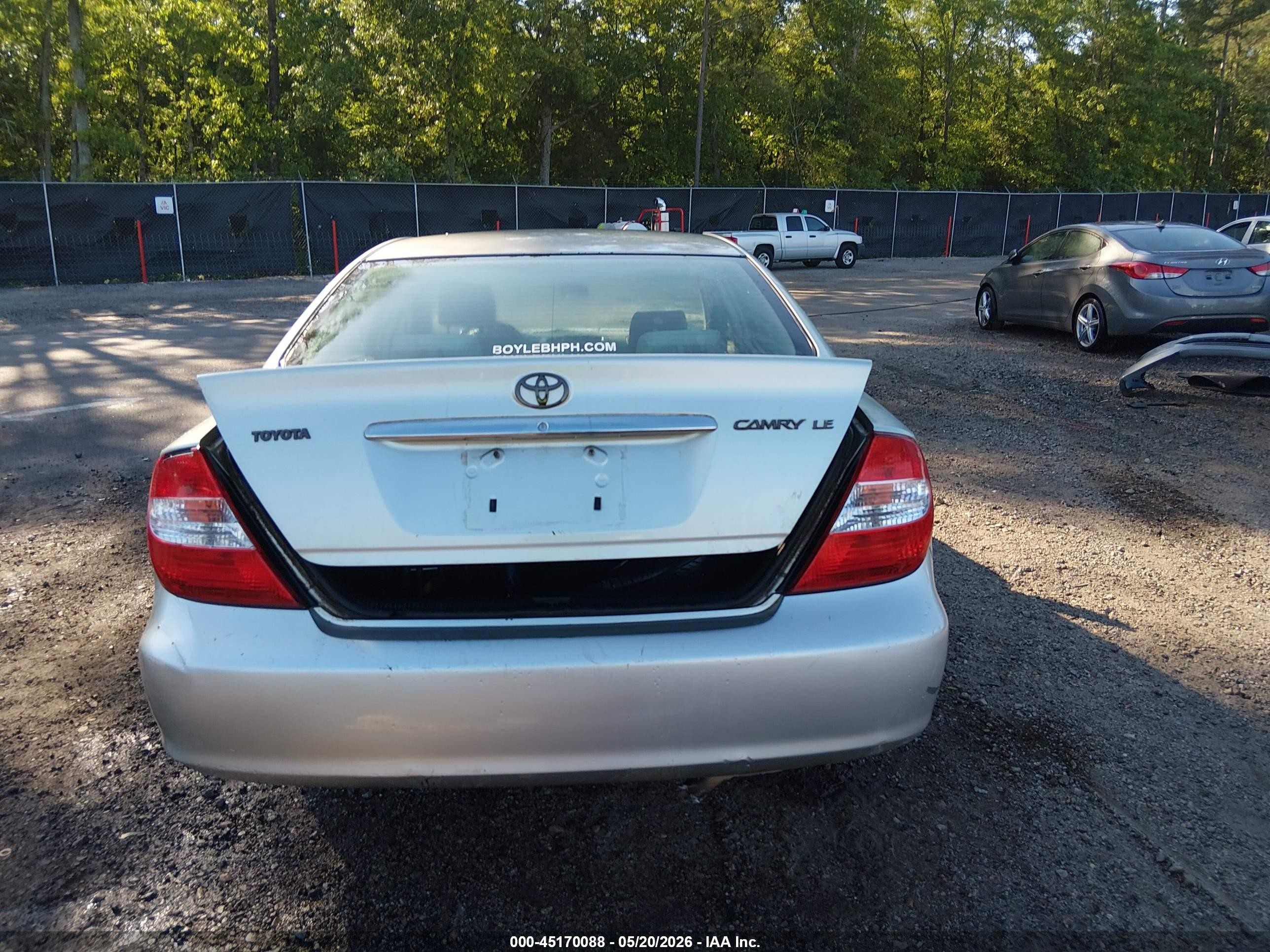 2004 Toyota Camry Le Silver vin: JTDBE30K340261853