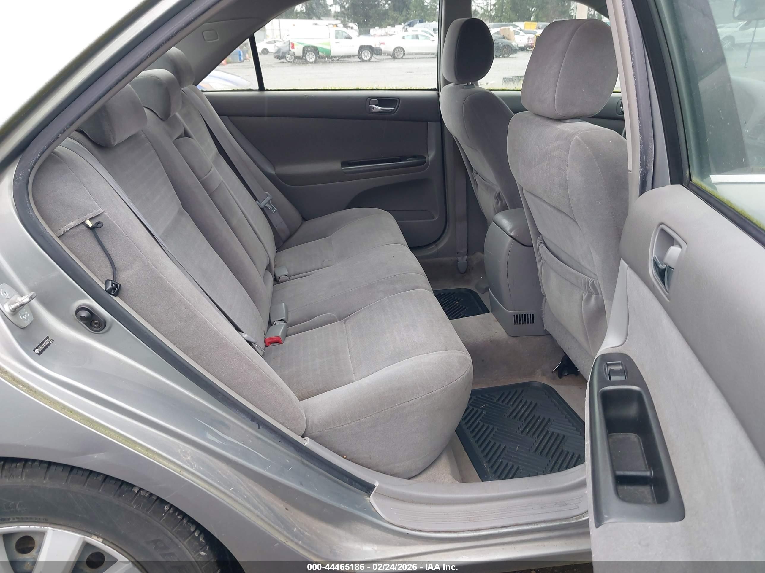 2005 Toyota Camry Le Silver vin: JTDBE30K353024974