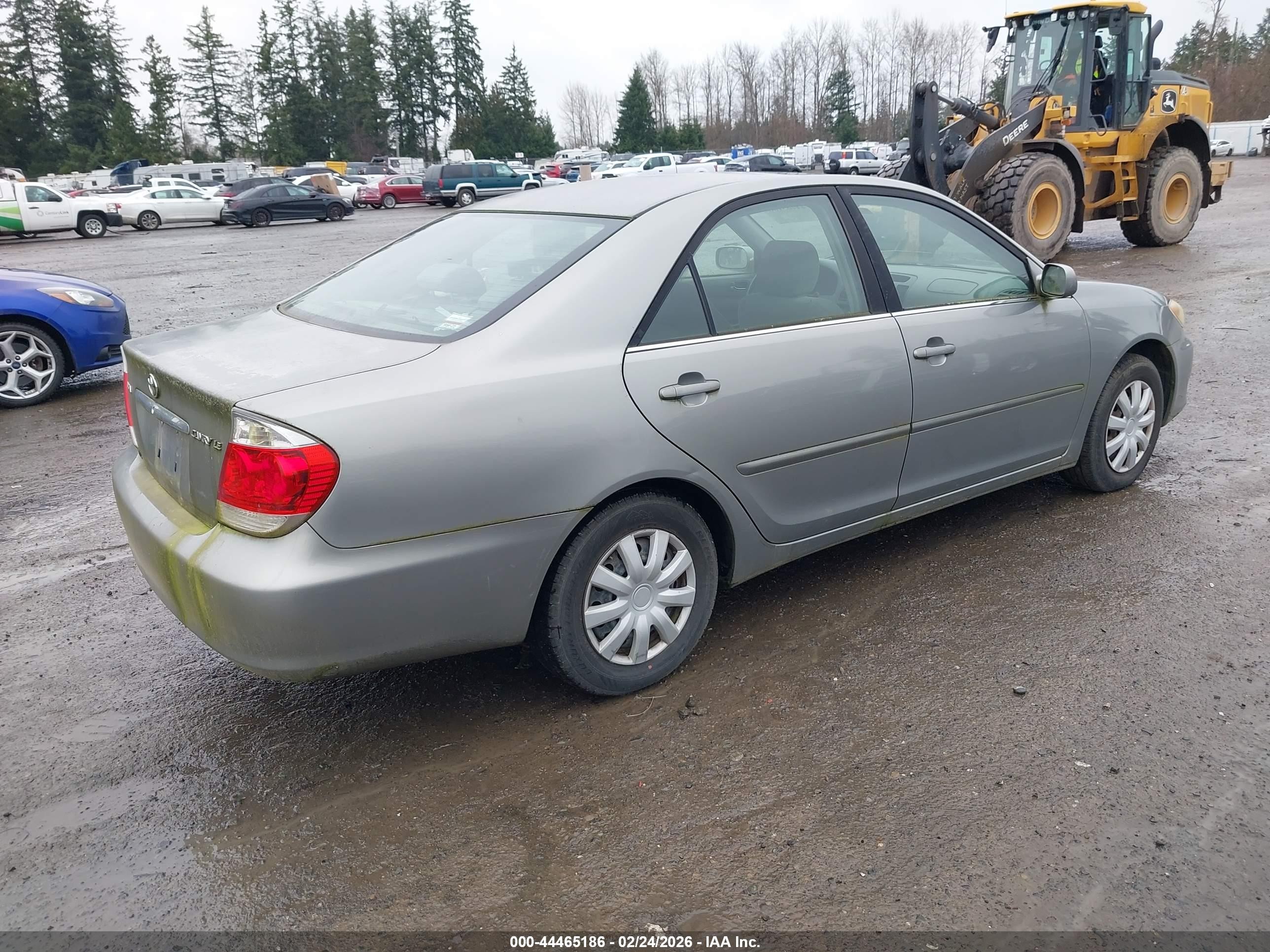 2005 Toyota Camry Le Silver vin: JTDBE30K353024974