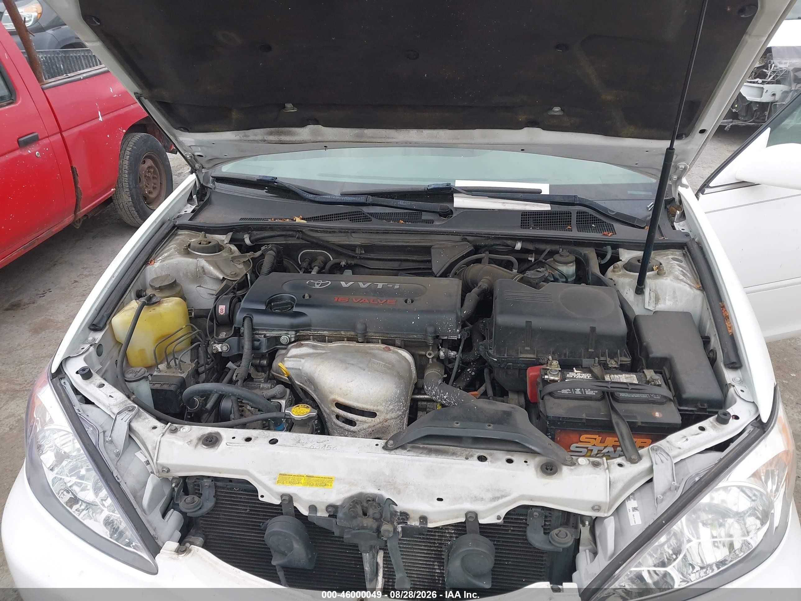 2002 Toyota Camry Le White vin: JTDBE30K420102854