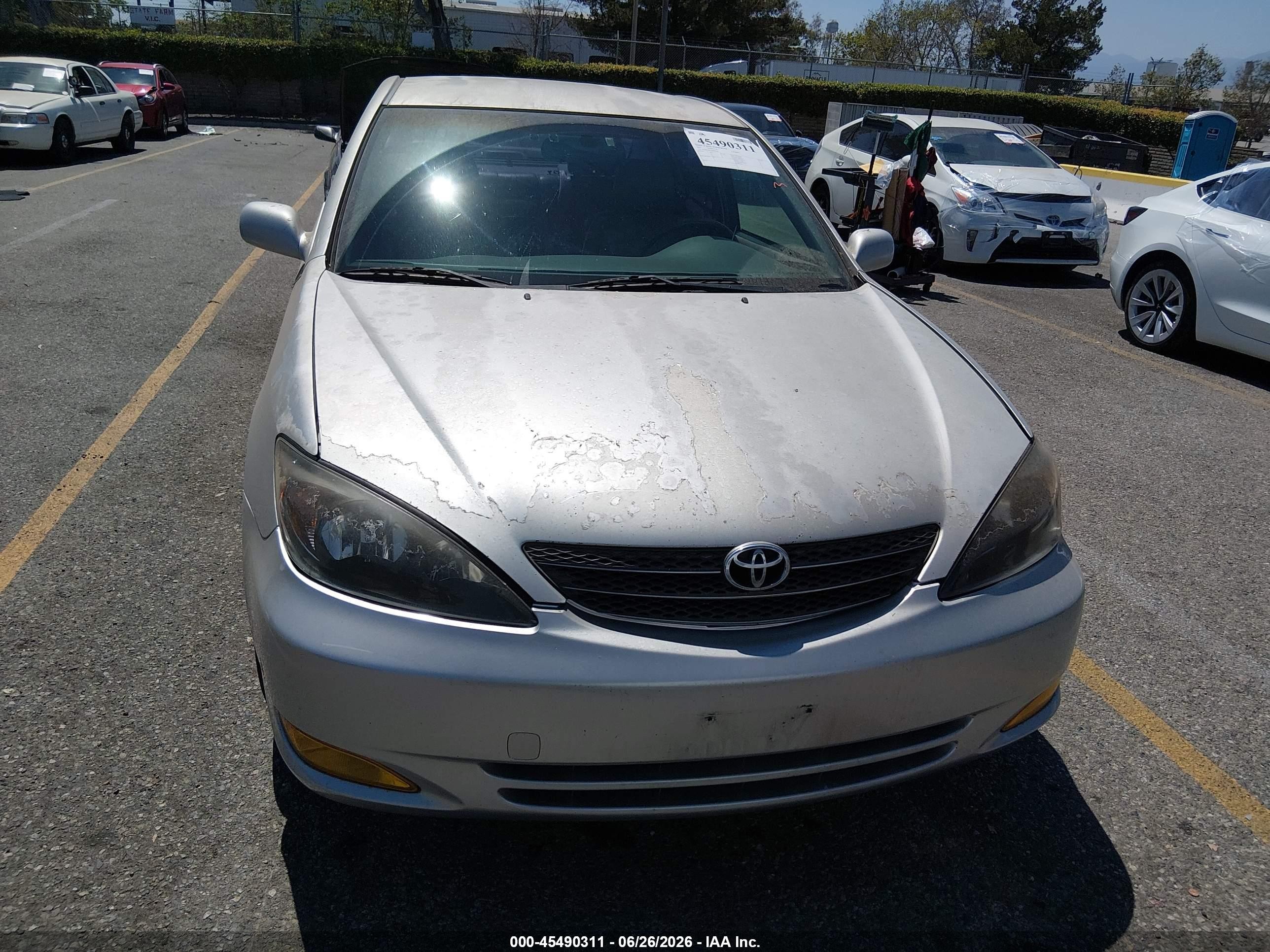 2002 Toyota Camry Xle Silver vin: JTDBE30K520080248