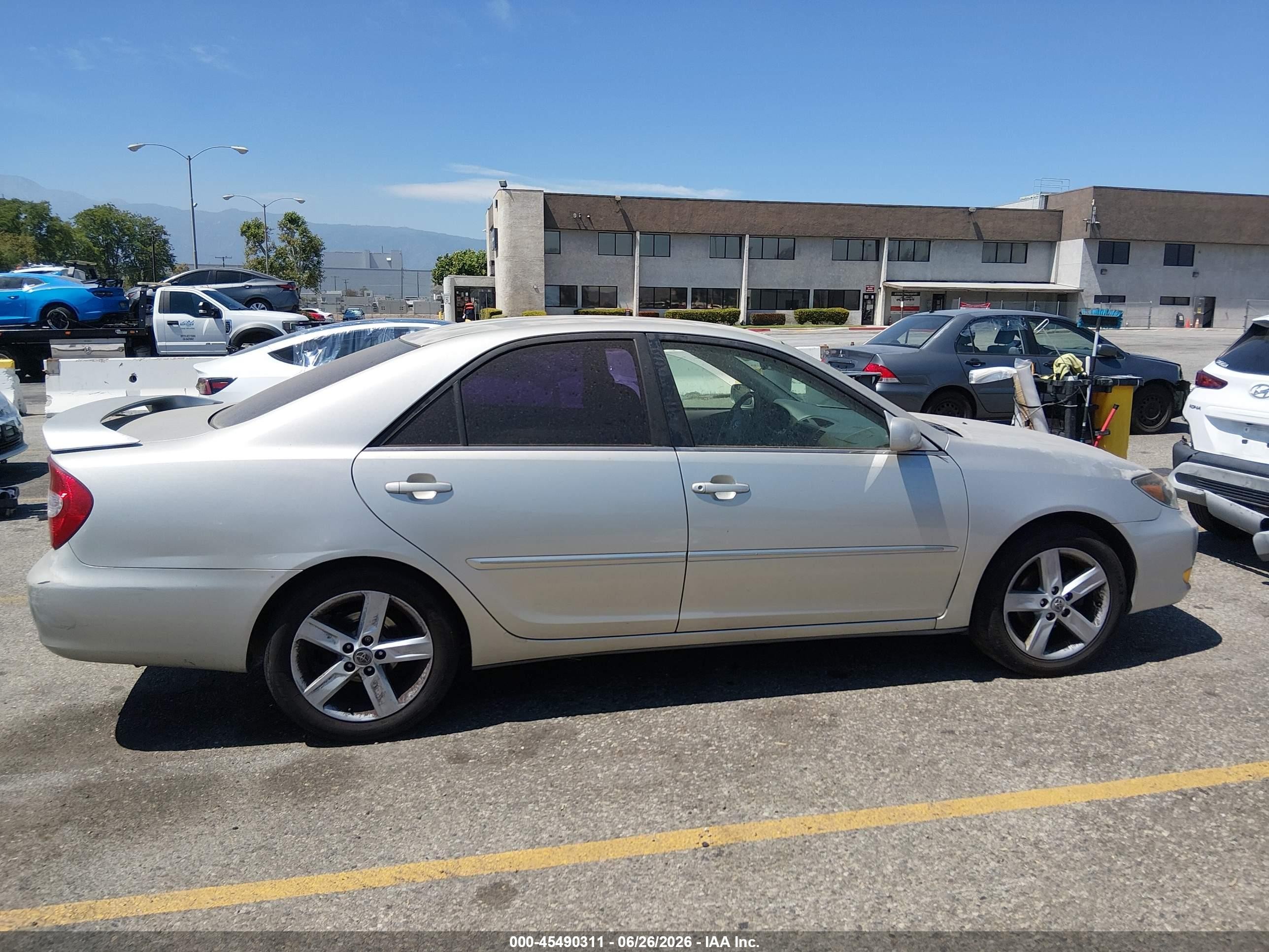 2002 Toyota Camry Xle Silver vin: JTDBE30K520080248