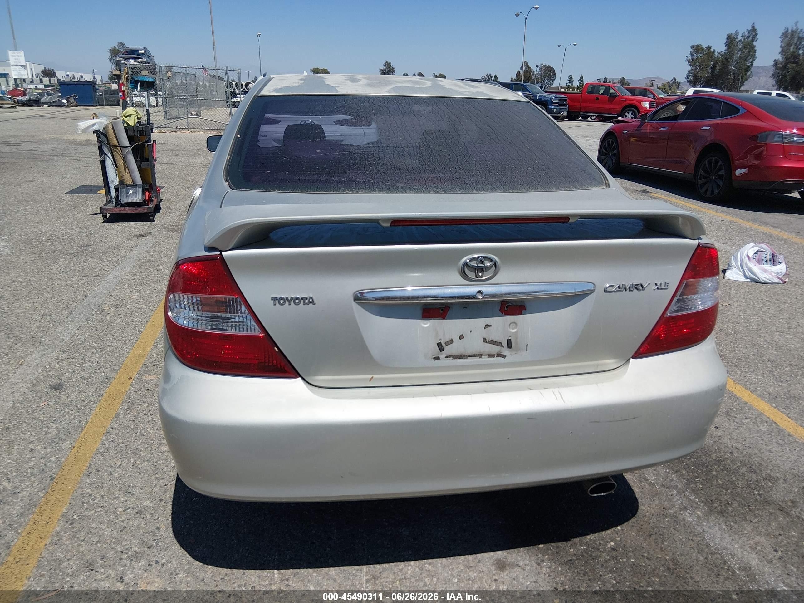 2002 Toyota Camry Xle Silver vin: JTDBE30K520080248