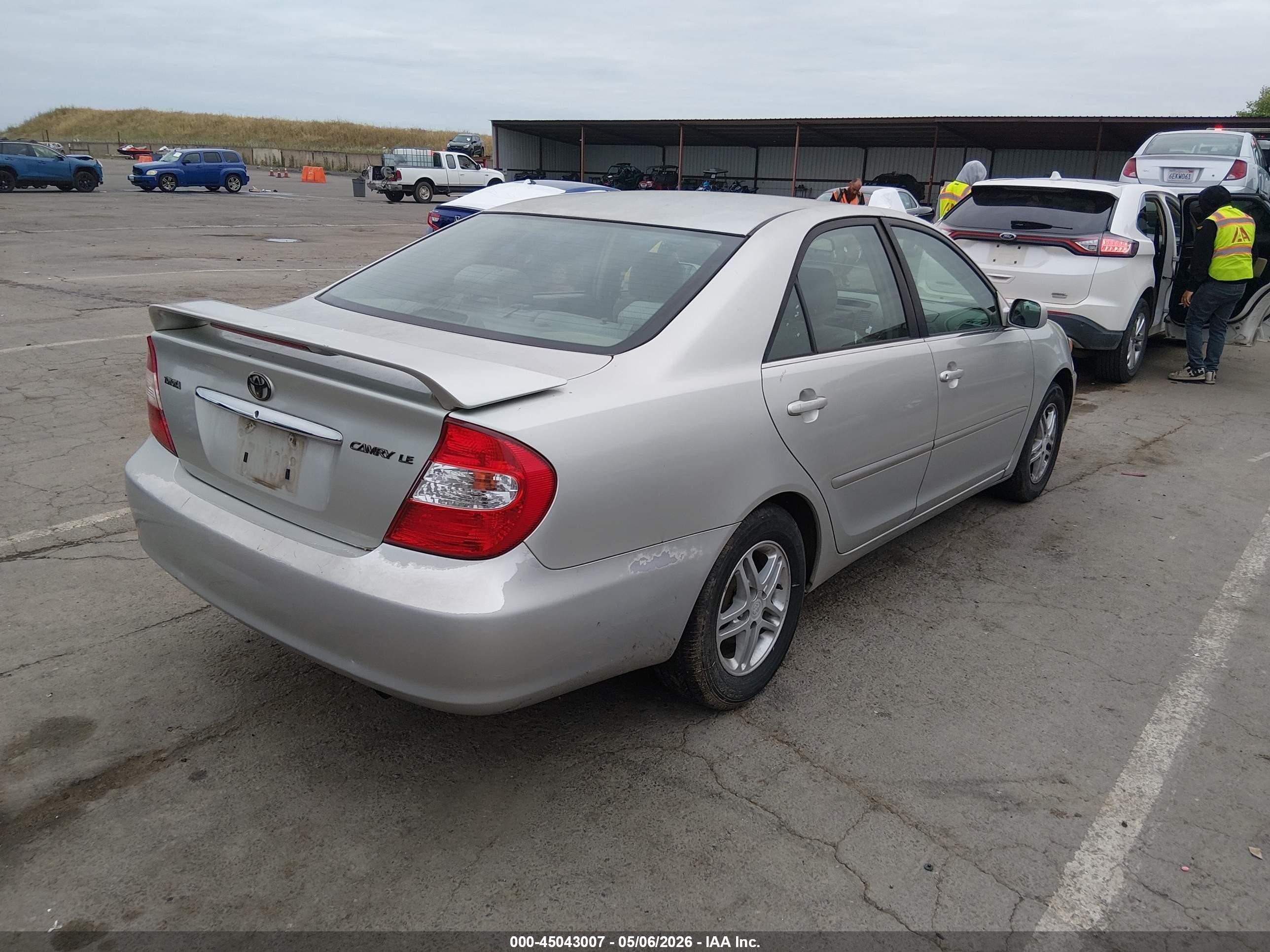 2003 Toyota Camry Le Silver vin: JTDBE30K530147111