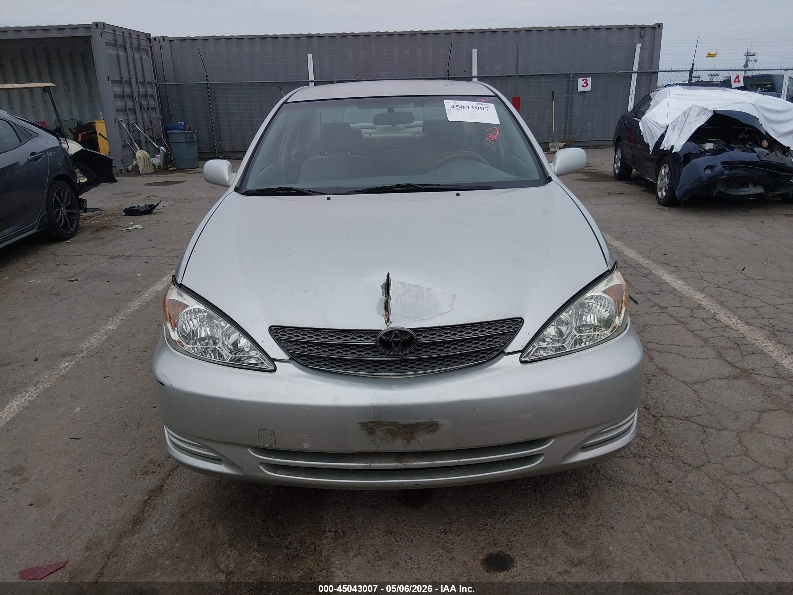2003 Toyota Camry Le Silver vin: JTDBE30K530147111