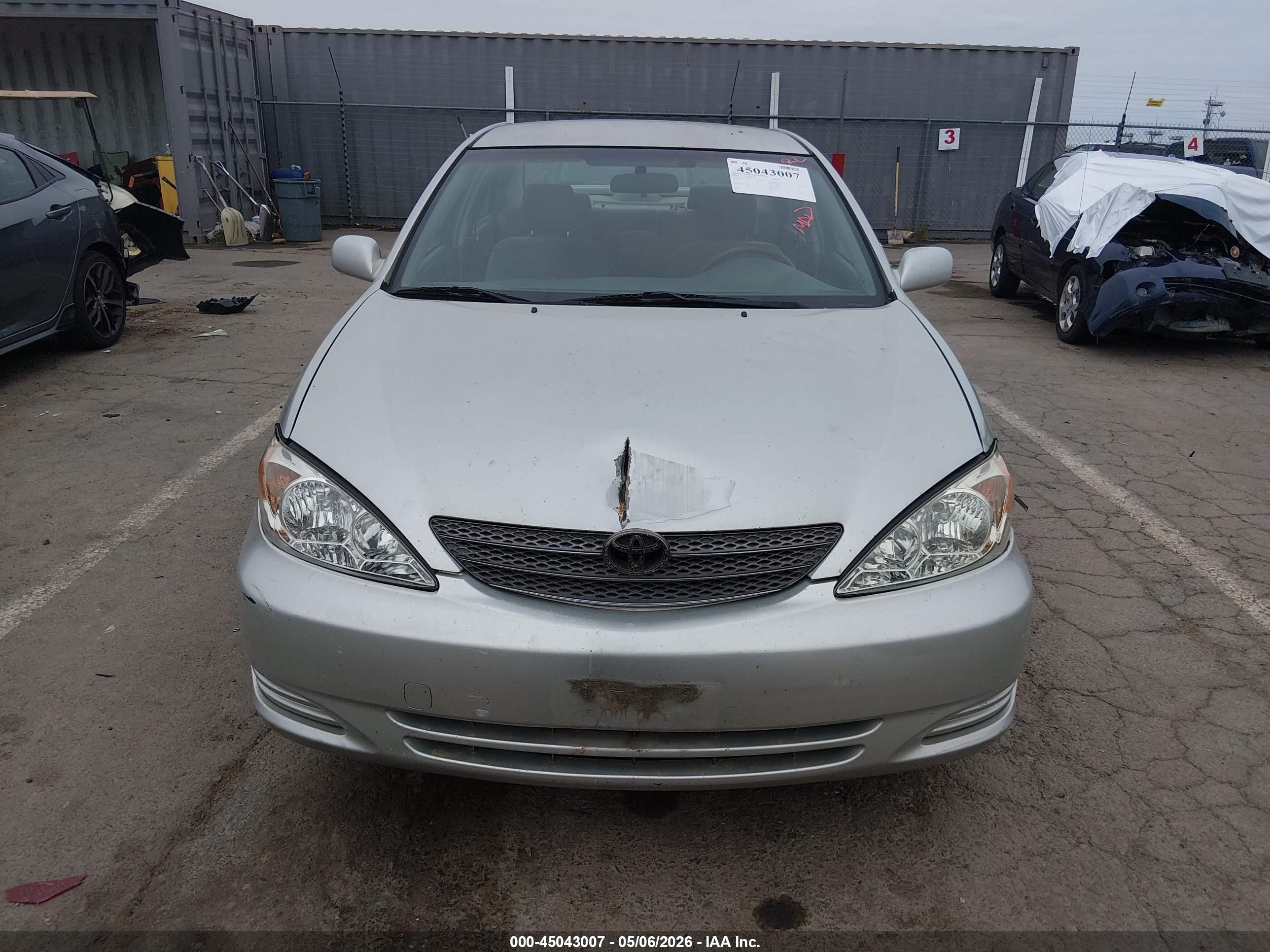 2003 Toyota Camry Le Silver vin: JTDBE30K530147111
