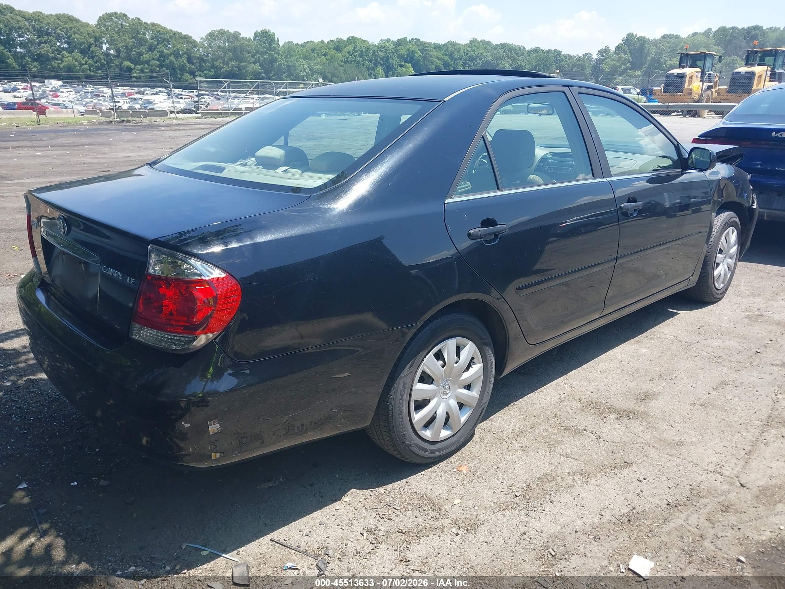 2005 Toyota Camry Le Black vin: JTDBE30K553033529