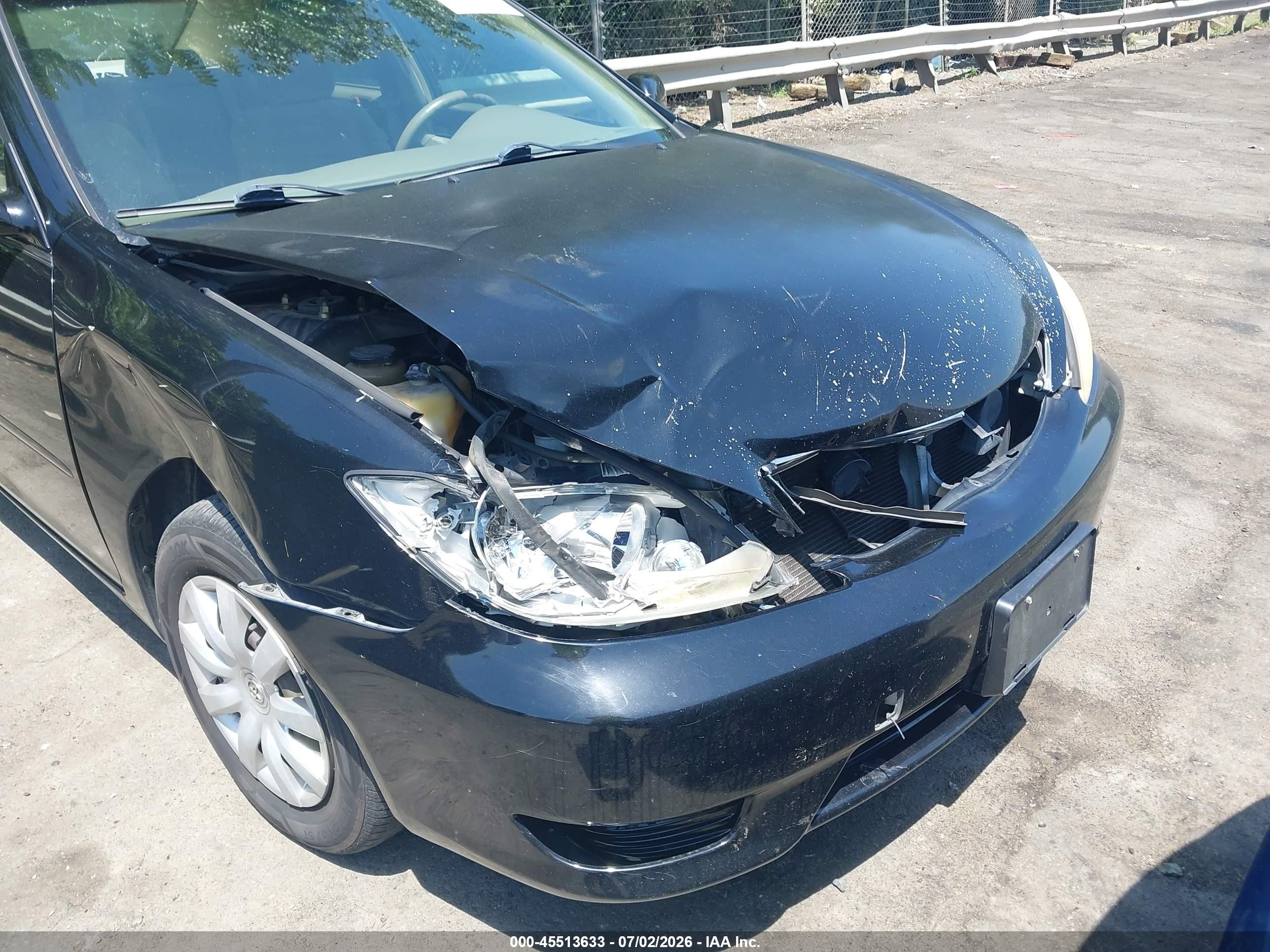2005 Toyota Camry Le Black vin: JTDBE30K553033529