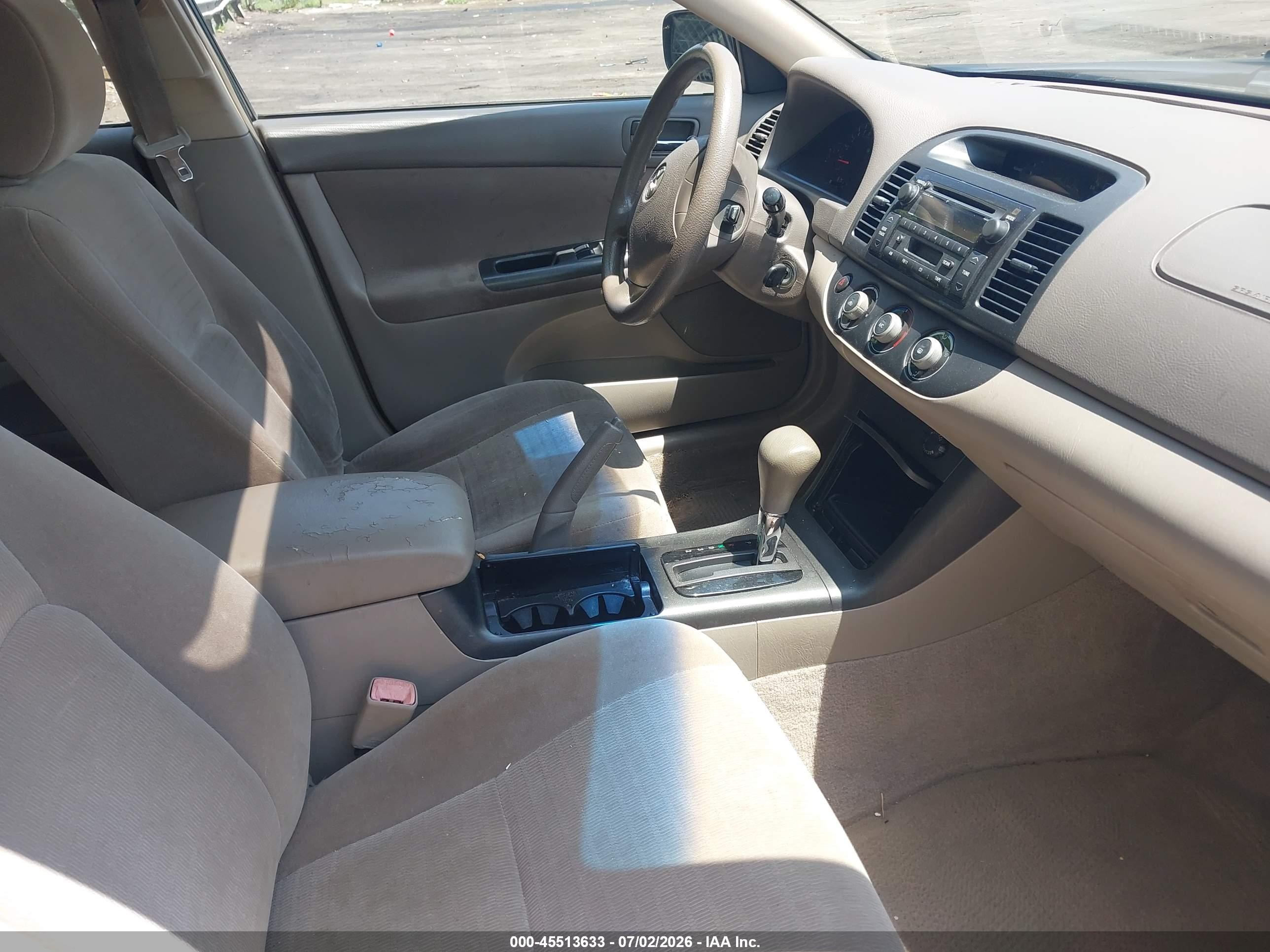 2005 Toyota Camry Le Black vin: JTDBE30K553033529