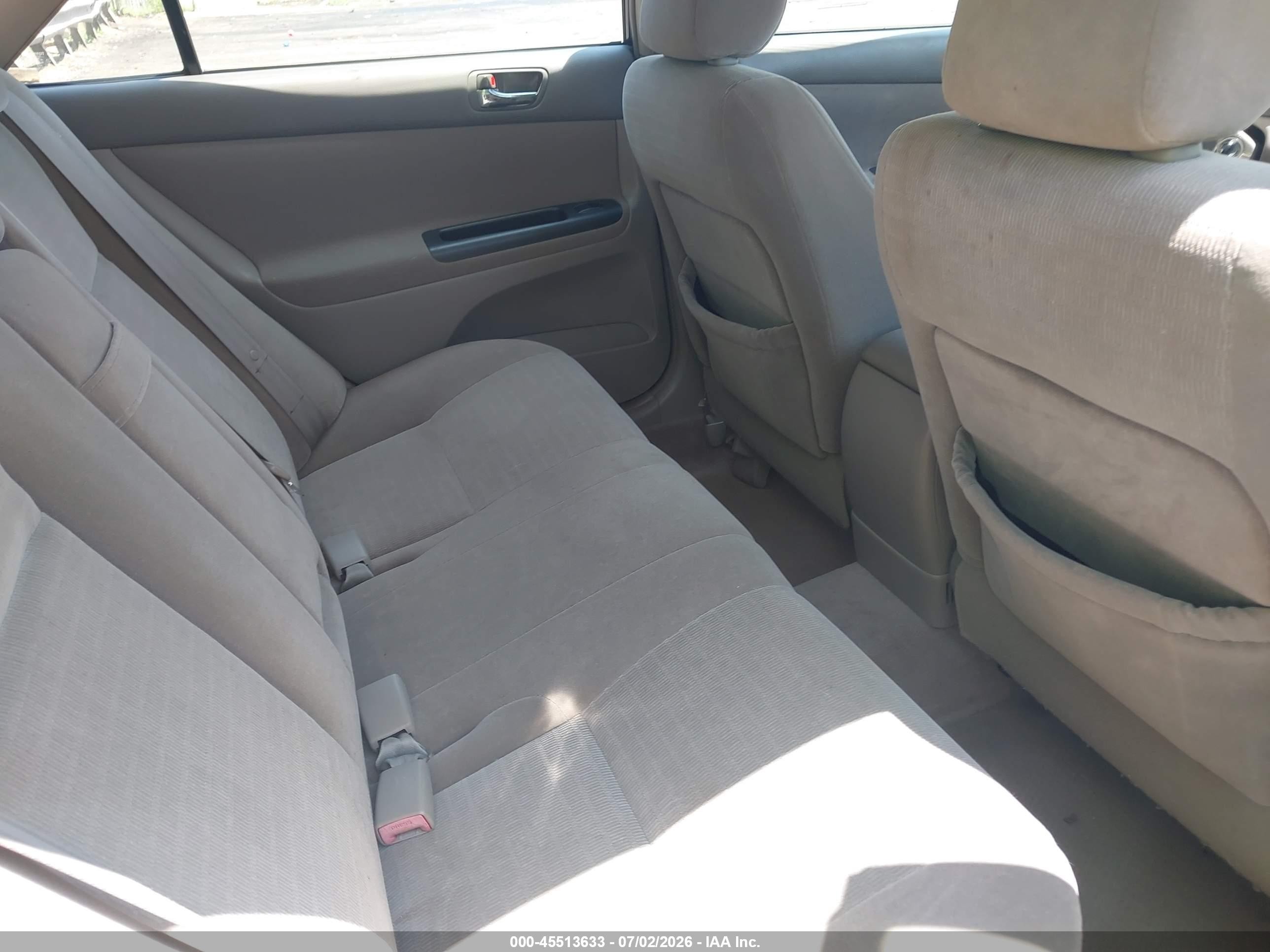 2005 Toyota Camry Le Black vin: JTDBE30K553033529