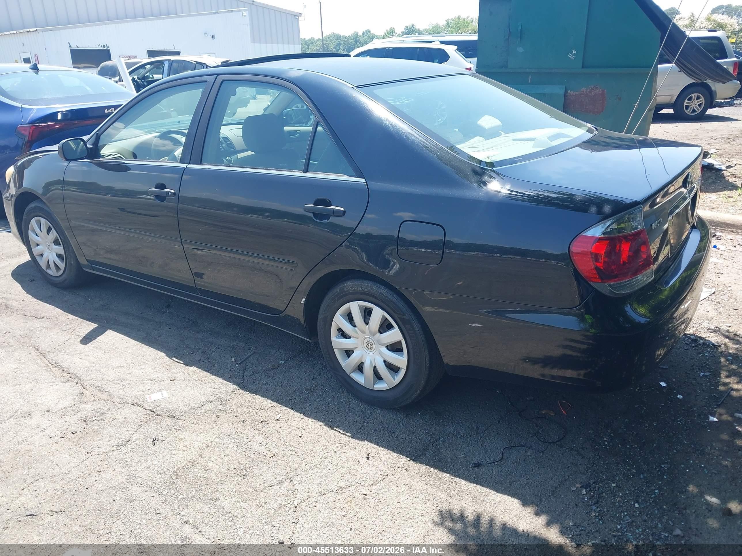 2005 Toyota Camry Le Black vin: JTDBE30K553033529