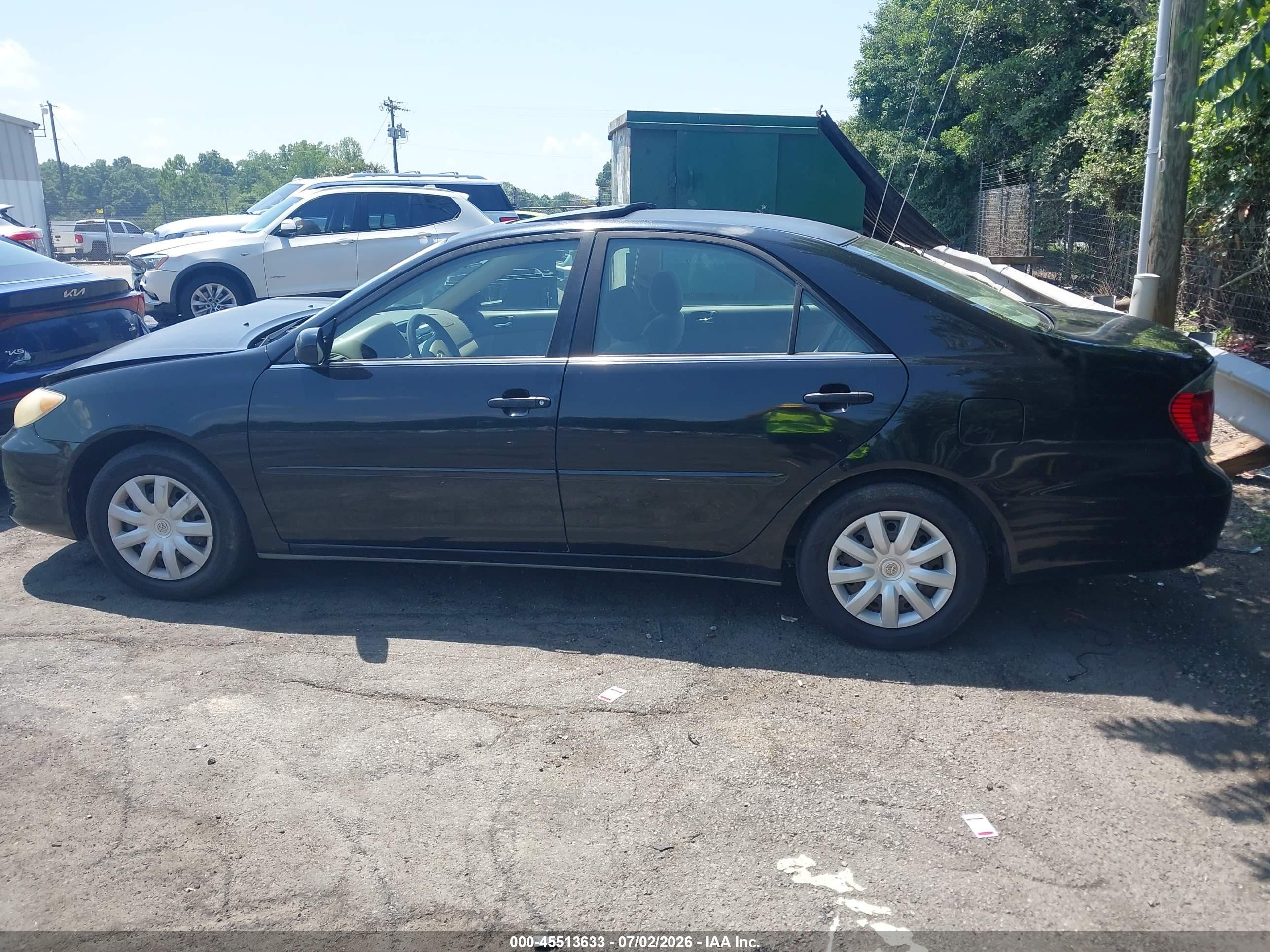 2005 Toyota Camry Le Black vin: JTDBE30K553033529