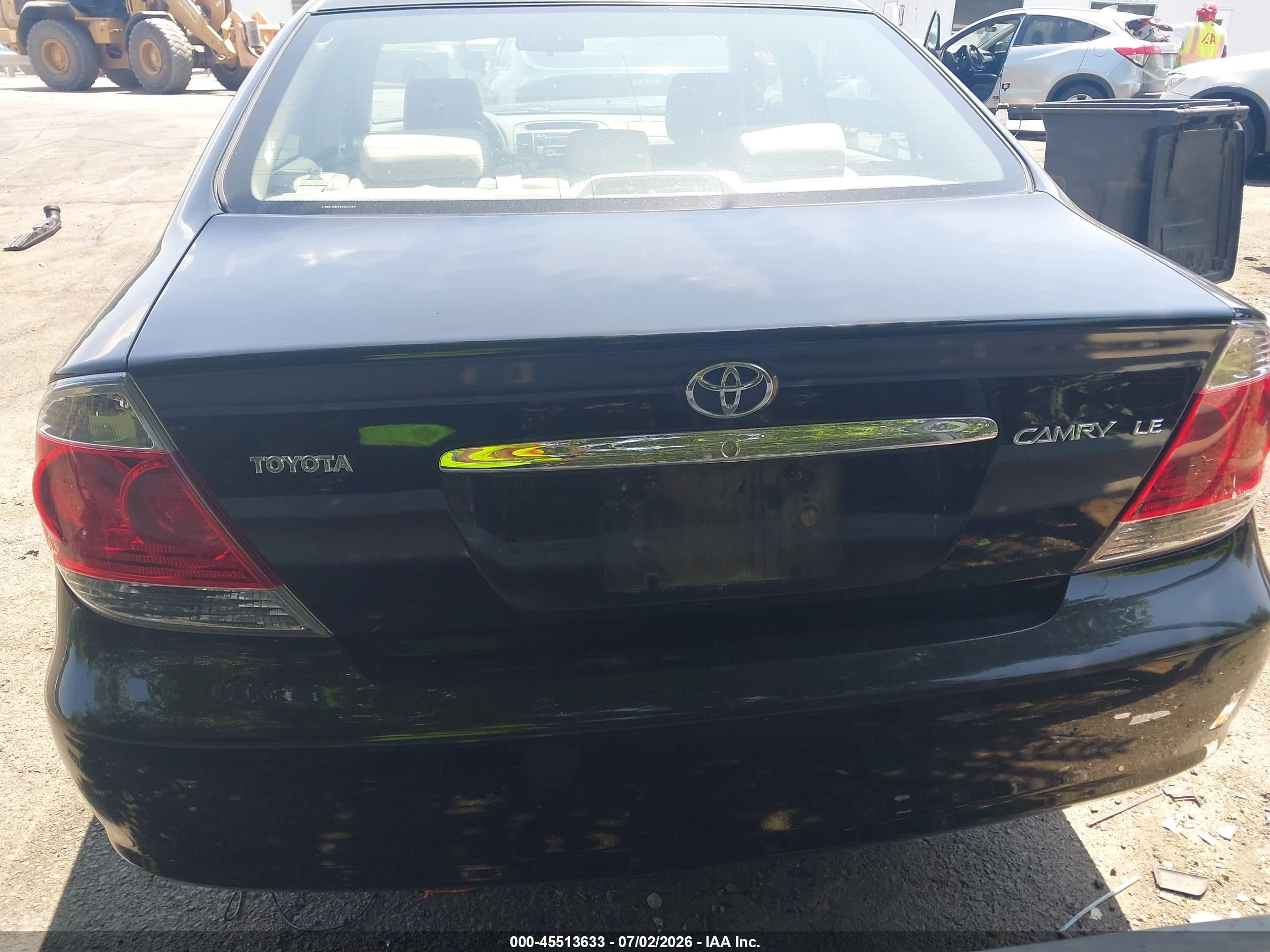 2005 Toyota Camry Le Black vin: JTDBE30K553033529