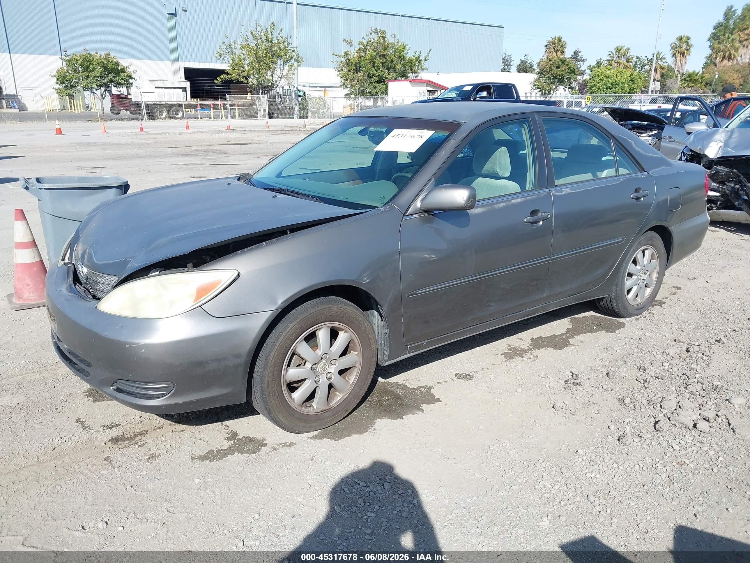 2002 Toyota Camry Xle Silver vin: JTDBE30K720059160