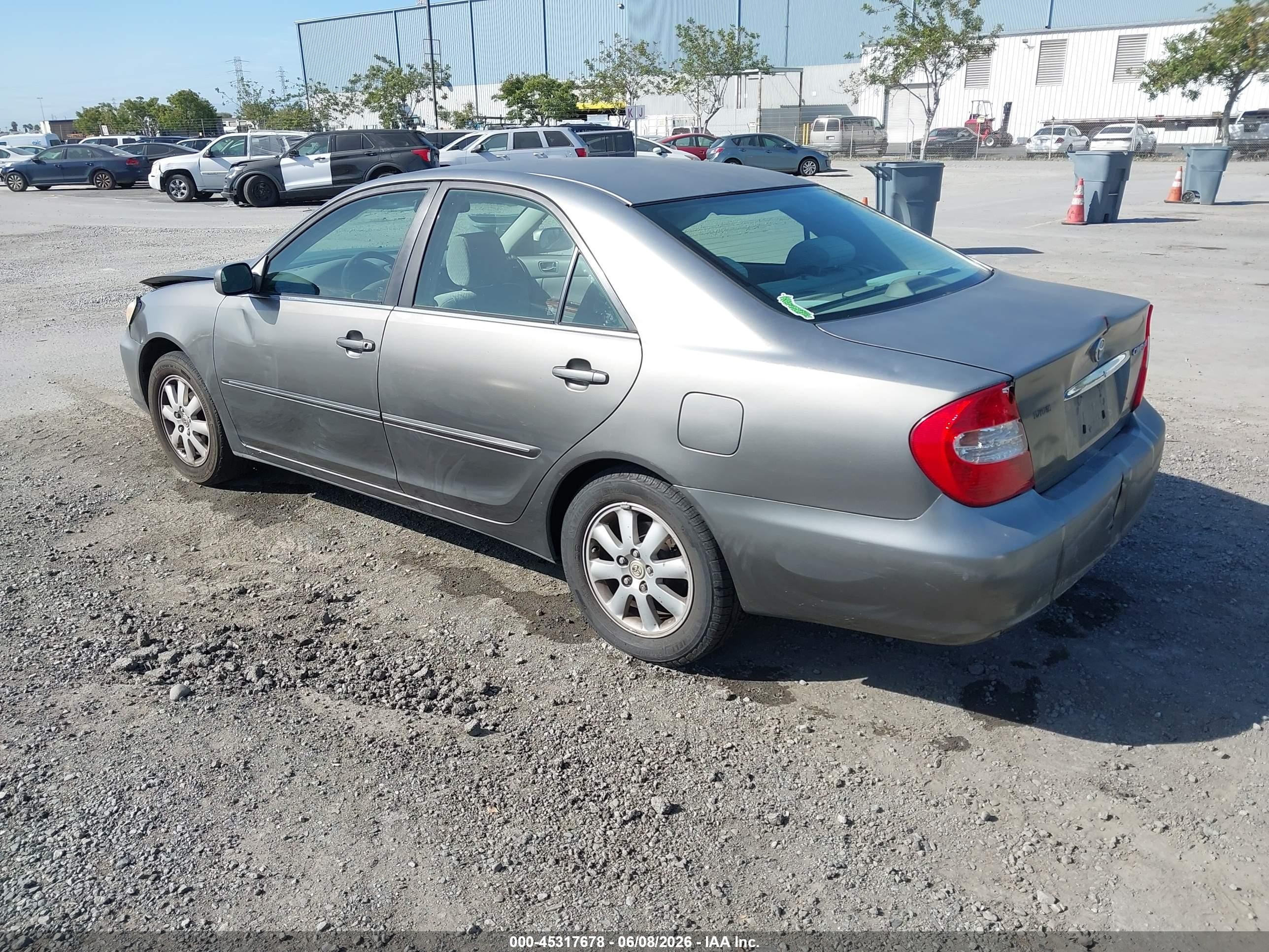 2002 Toyota Camry Xle Silver vin: JTDBE30K720059160