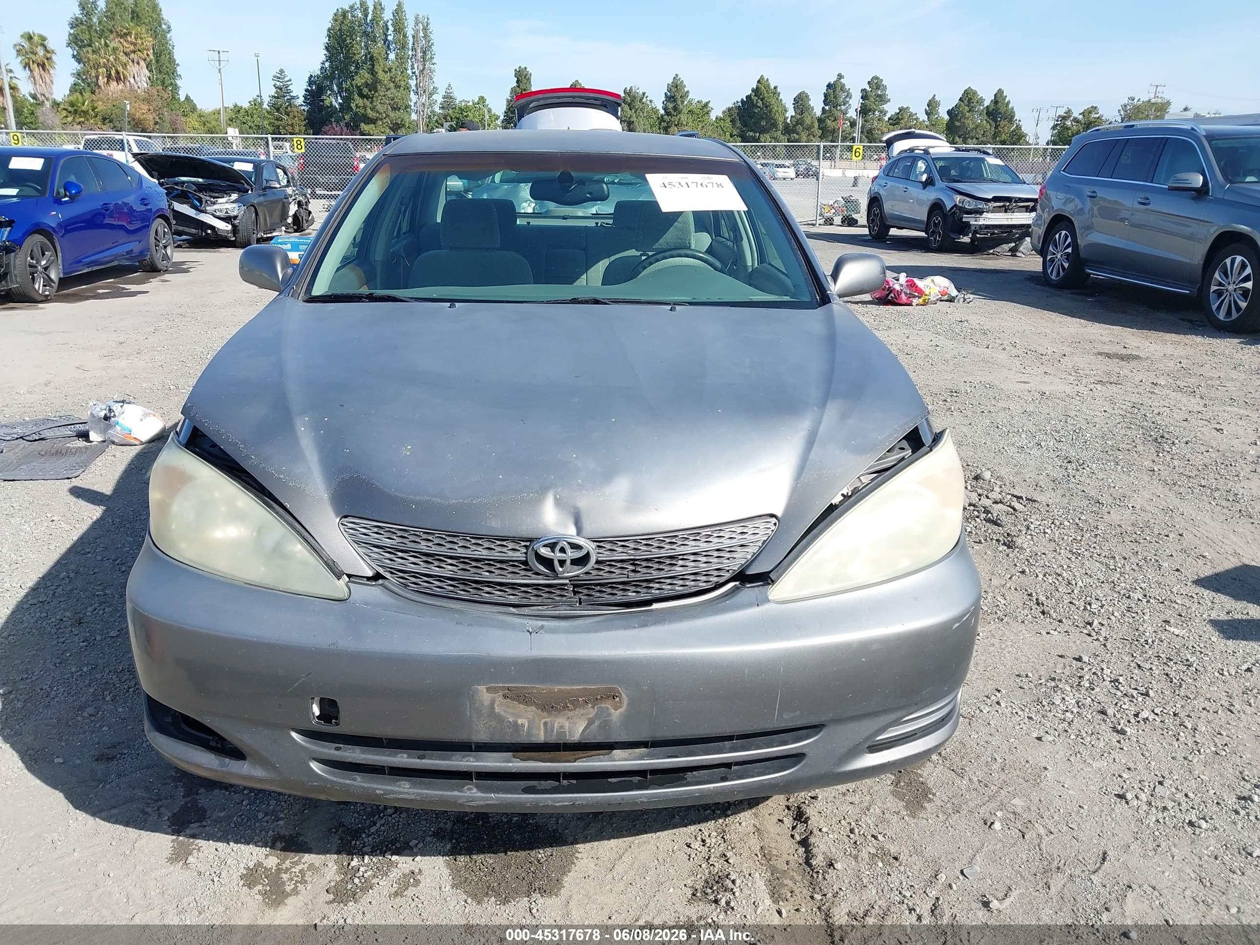 2002 Toyota Camry Xle Silver vin: JTDBE30K720059160