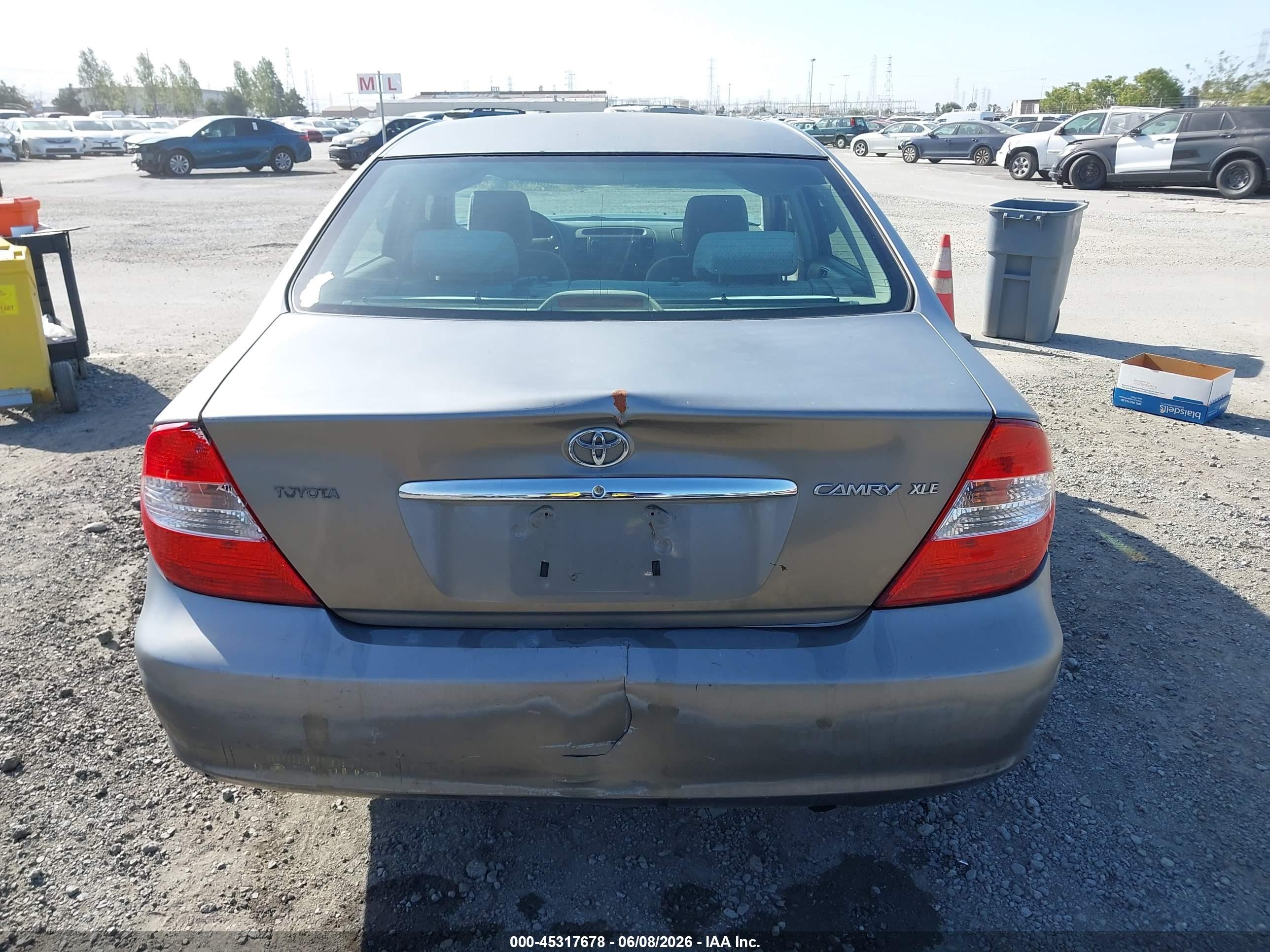 2002 Toyota Camry Xle Silver vin: JTDBE30K720059160