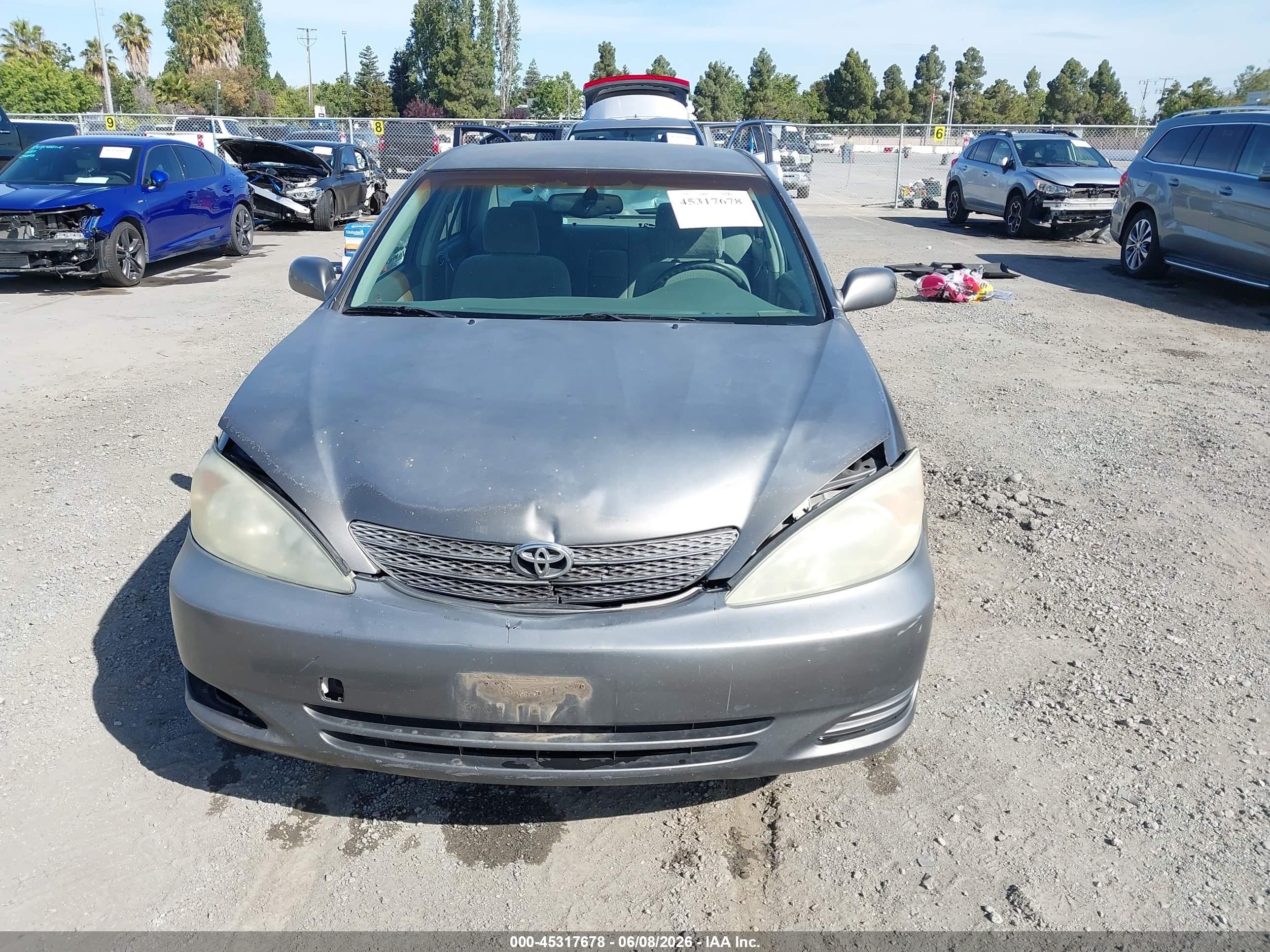 2002 Toyota Camry Xle Silver vin: JTDBE30K720059160
