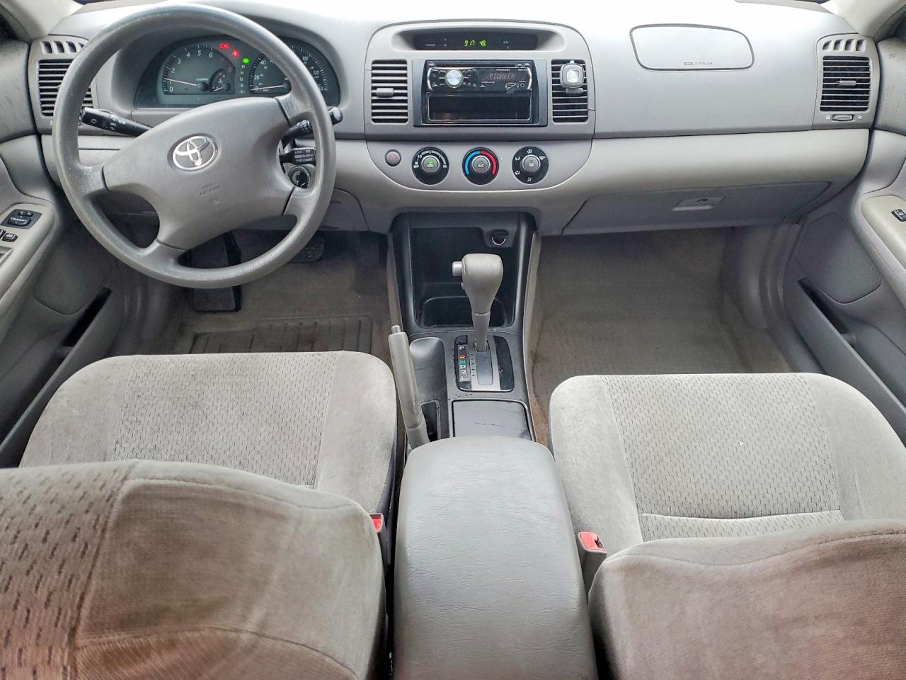 2002 Toyota Camry Le Silver vin: JTDBE30K720136402
