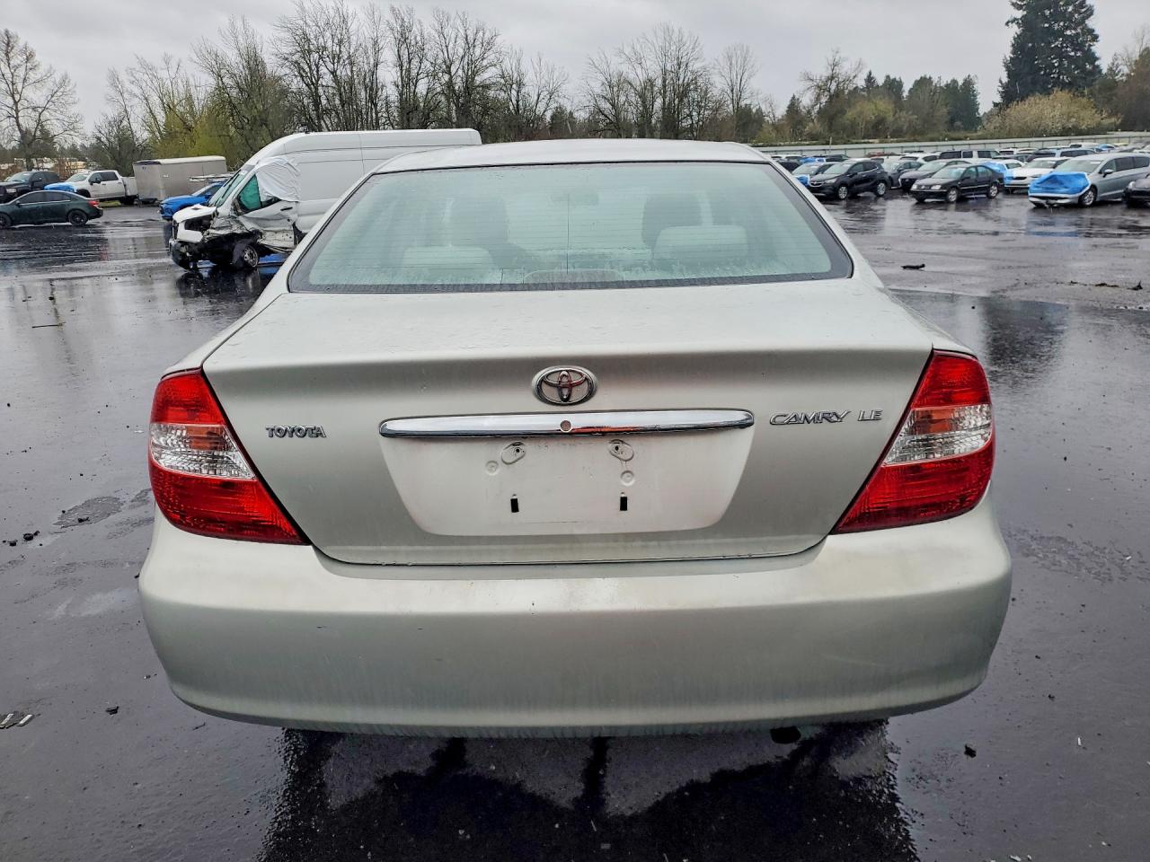 2002 Toyota Camry Le Silver vin: JTDBE30K720136402