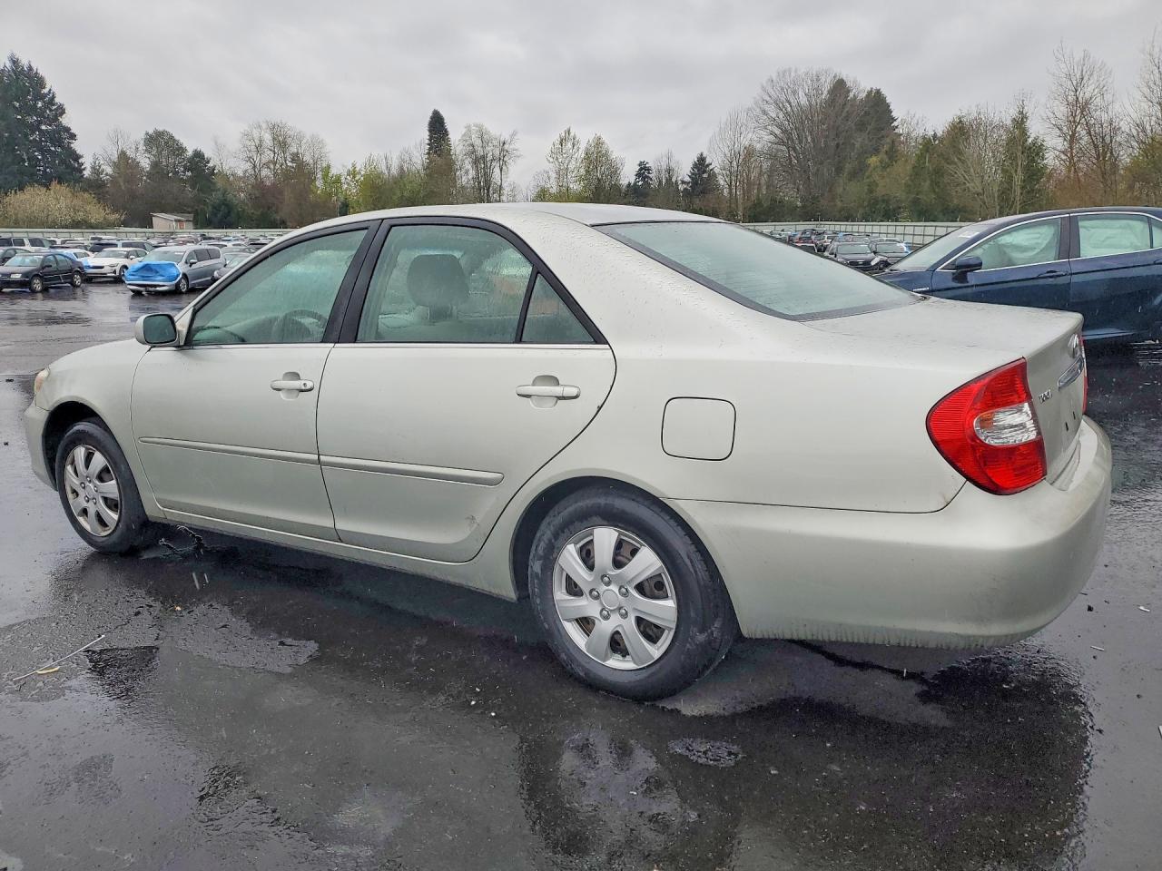 2002 Toyota Camry Le Silver vin: JTDBE30K720136402