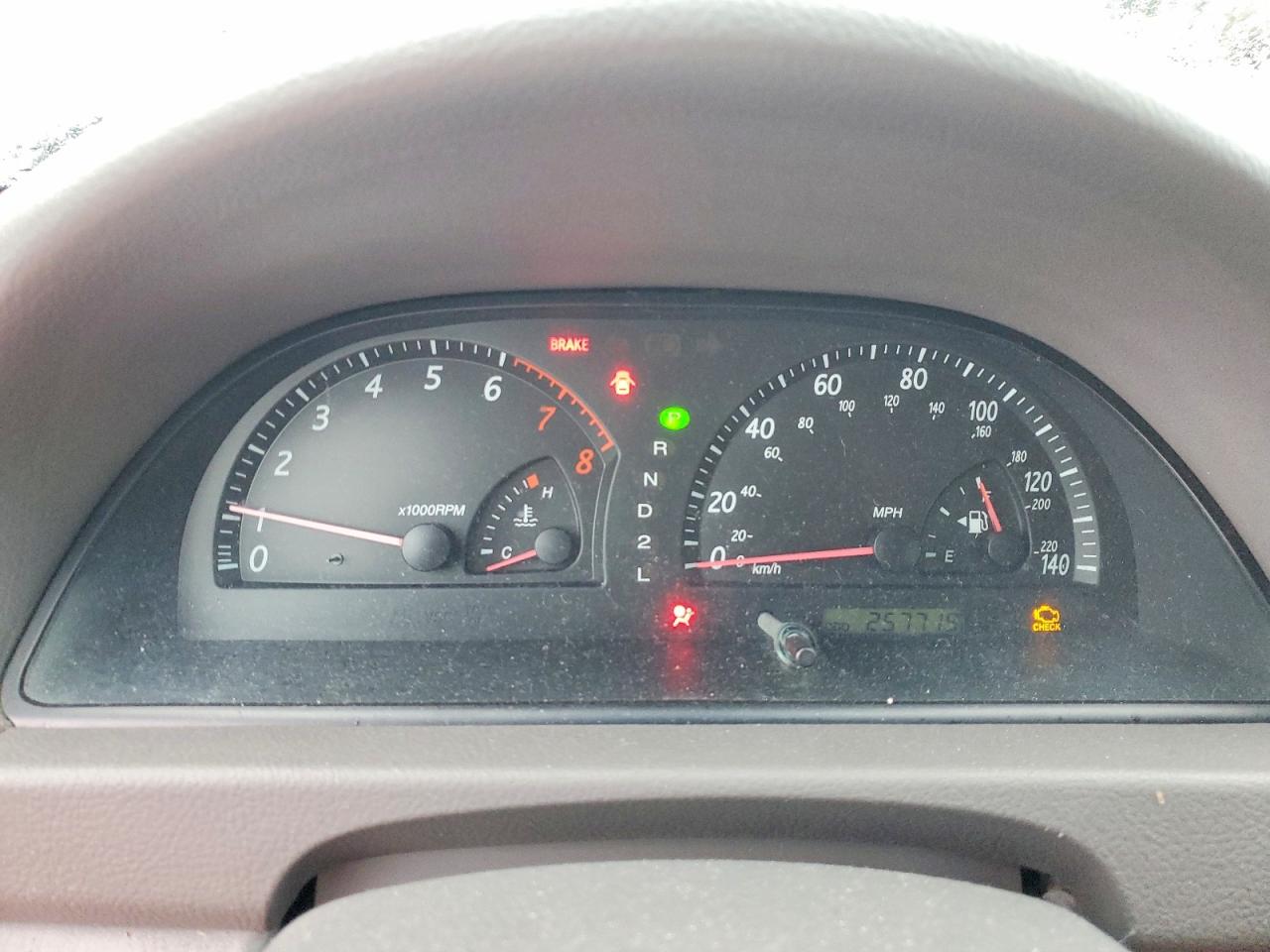 2002 Toyota Camry Le Silver vin: JTDBE30K720136402