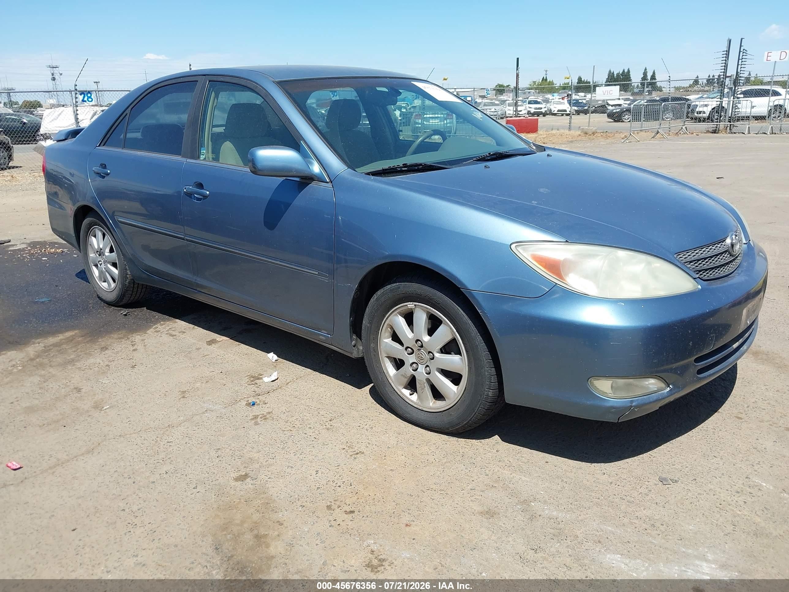 2003 Toyota Camry Xle Light Blue vin: JTDBE30K730183771